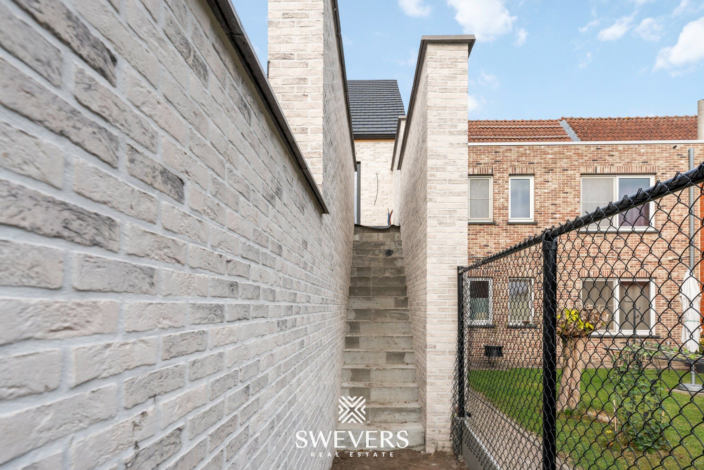 Ruim duplexappartement met groot terras en garage in Helchteren foto 26
