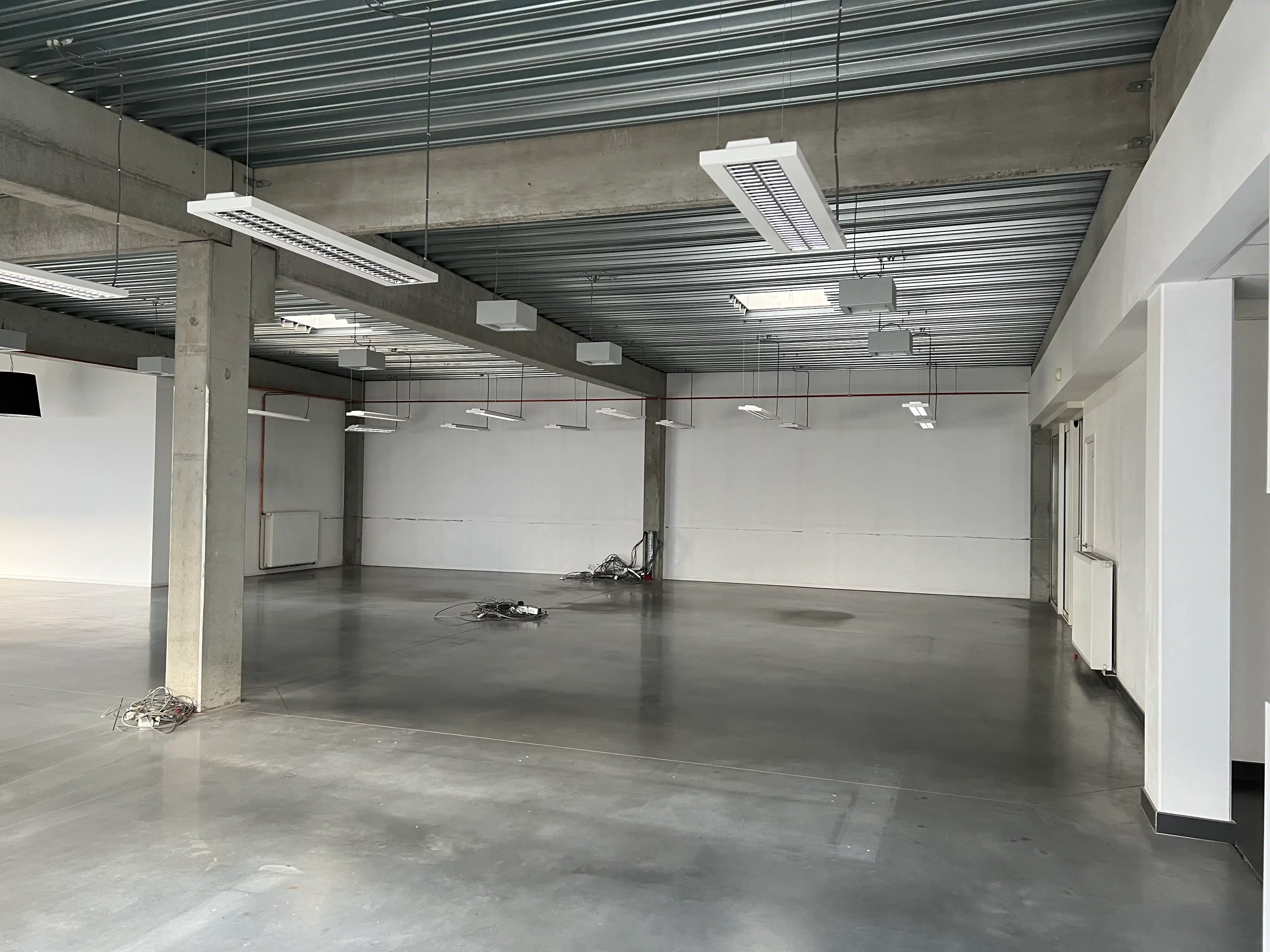 Ruimte voor kantoor en handelszaak met studio foto 7