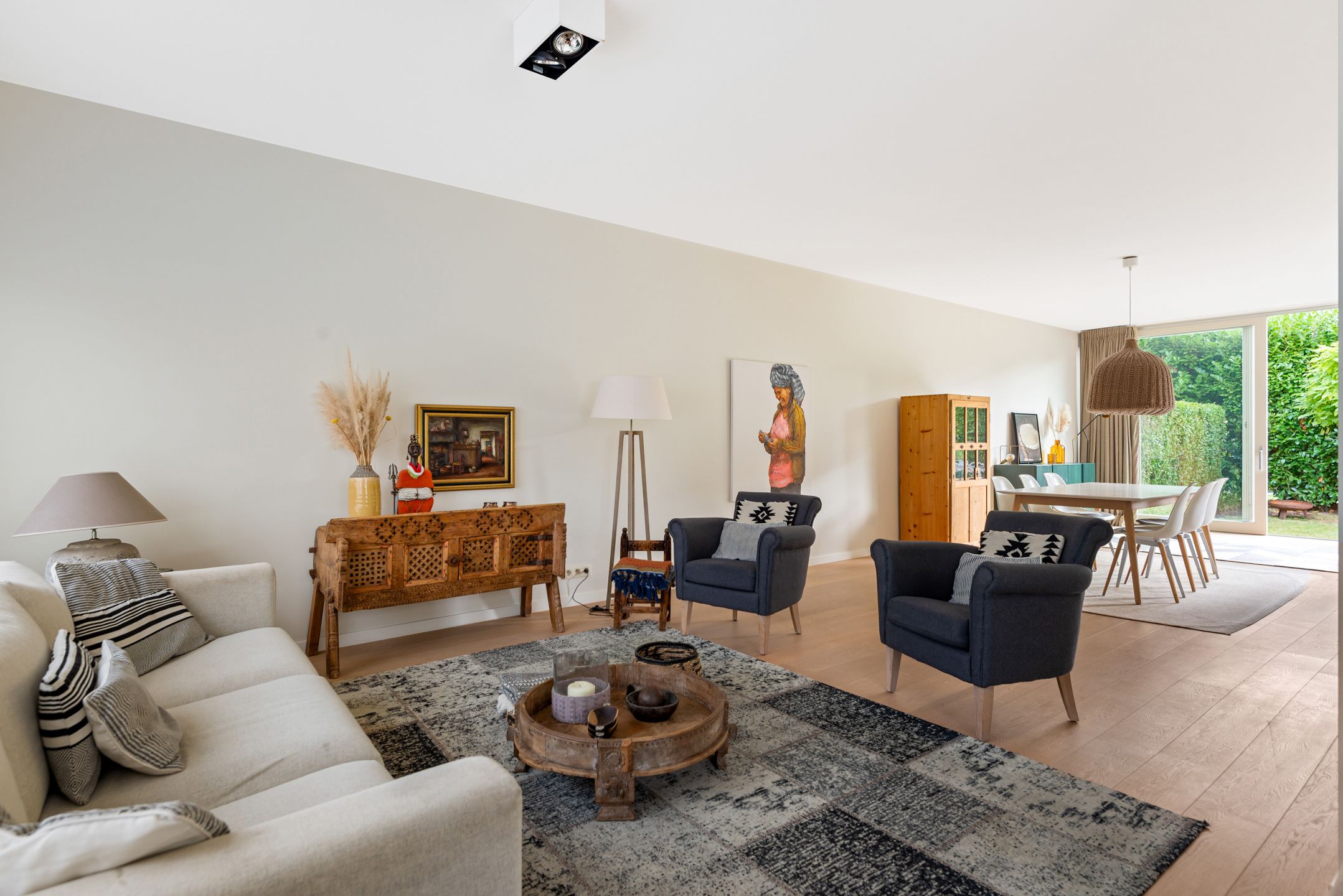 Mooie en ruime  halfopen woning op toplocatie foto 10