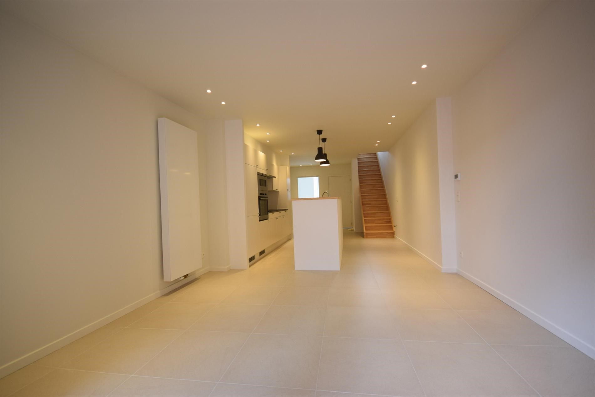 INSTAPKLARE WONING NABIJ CENTRUM ROESELARE  foto 3