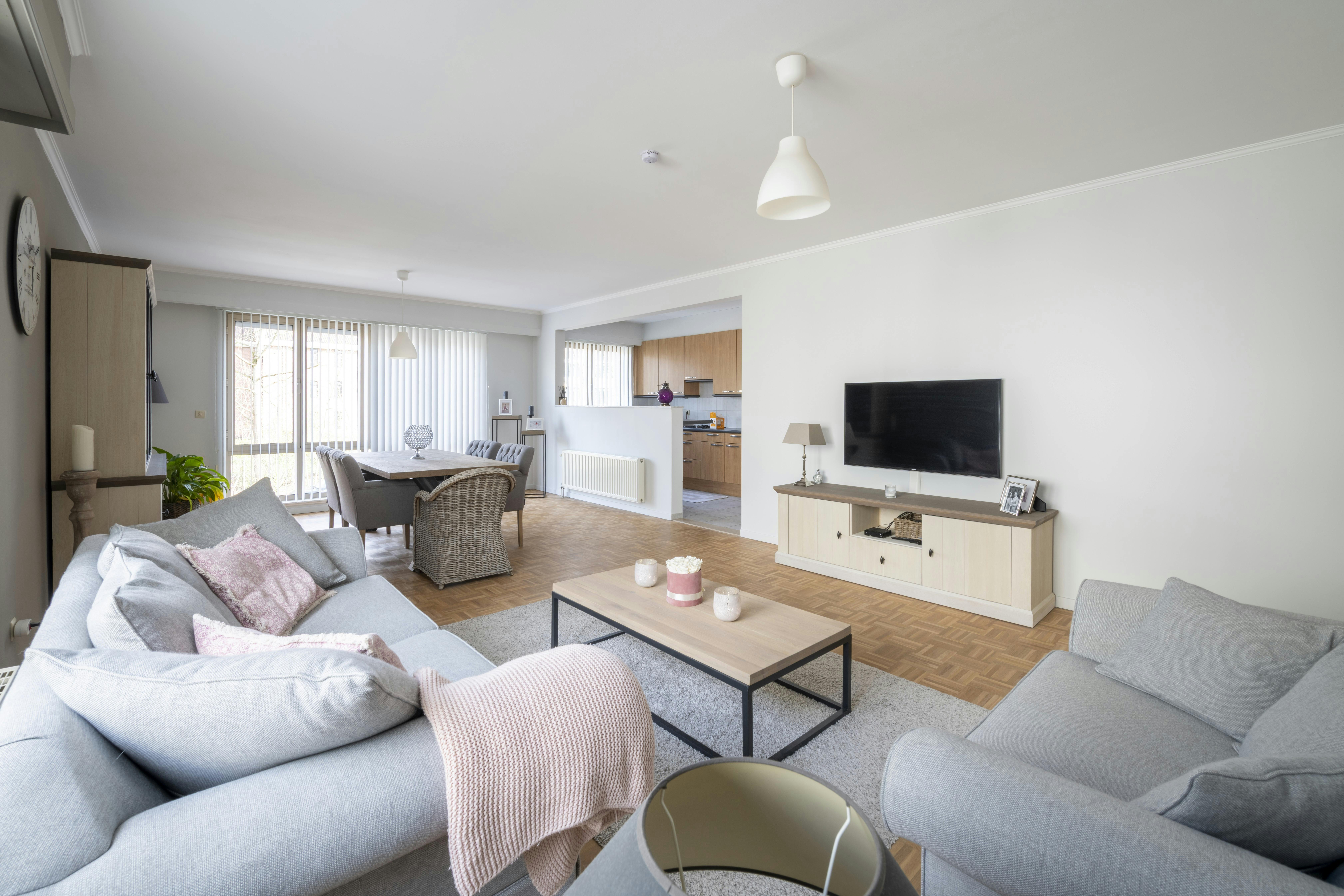 Lichtrijk appartement met 3 slaapkamers te koop Brasschaat. foto 4