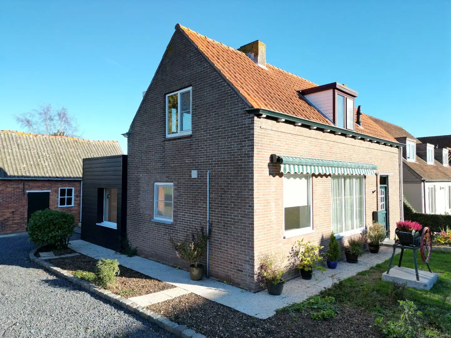 Landelijk wonen in dorpskern   foto 2