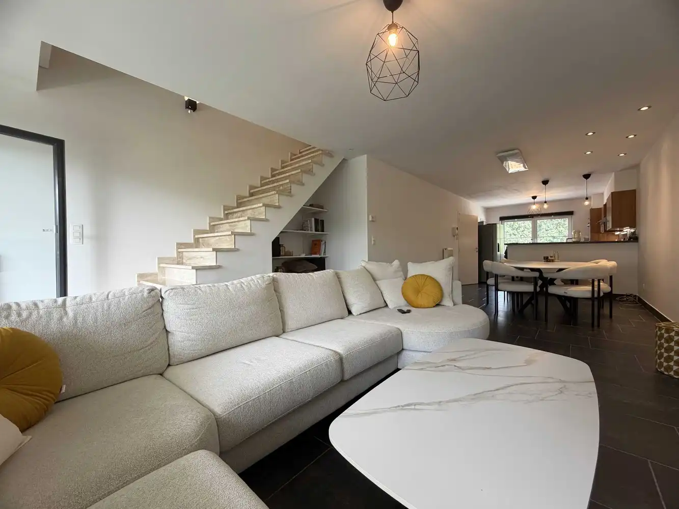 Duplexappartement met terras en ondergrondse staanplaats foto {{pictureIndex}}
