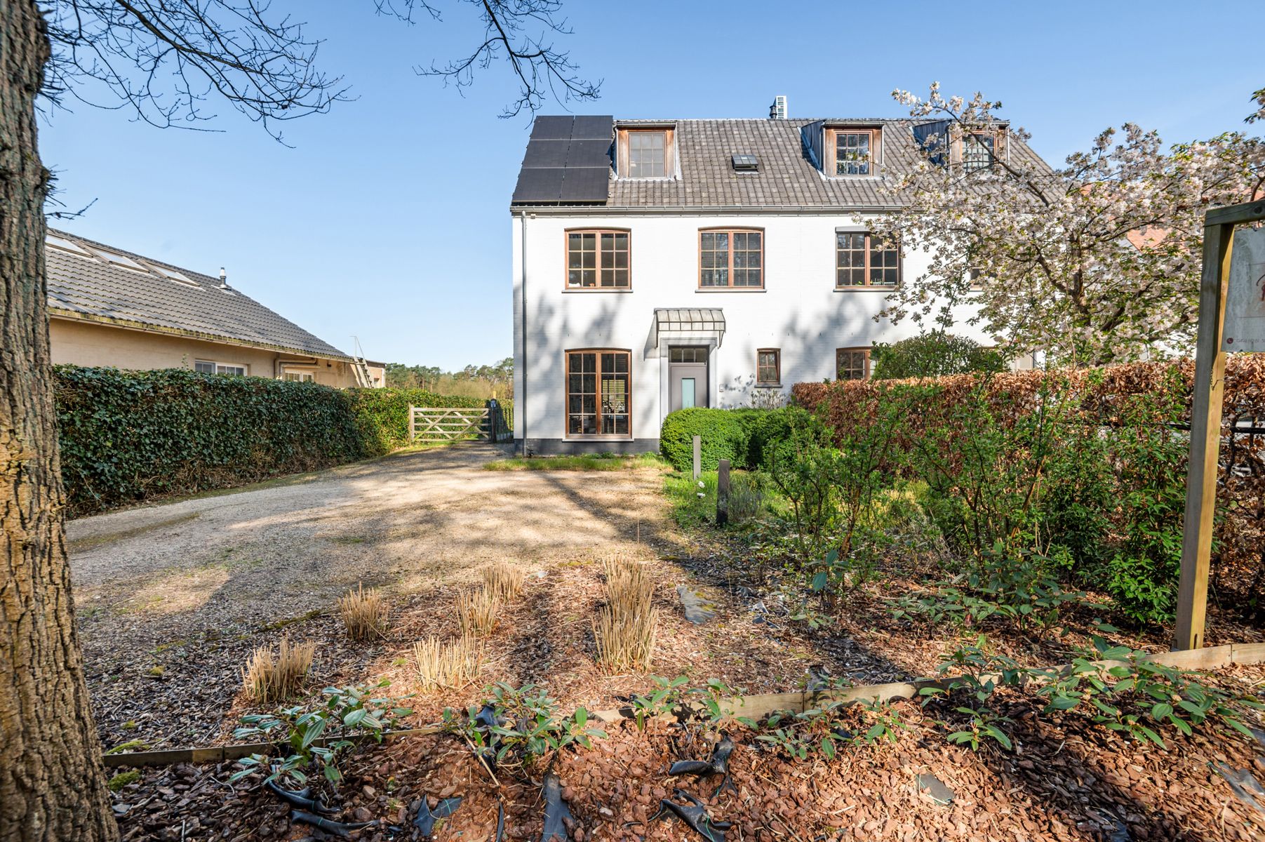 Recente energiezuinige koppelvilla op ca. 1000 m² foto 30