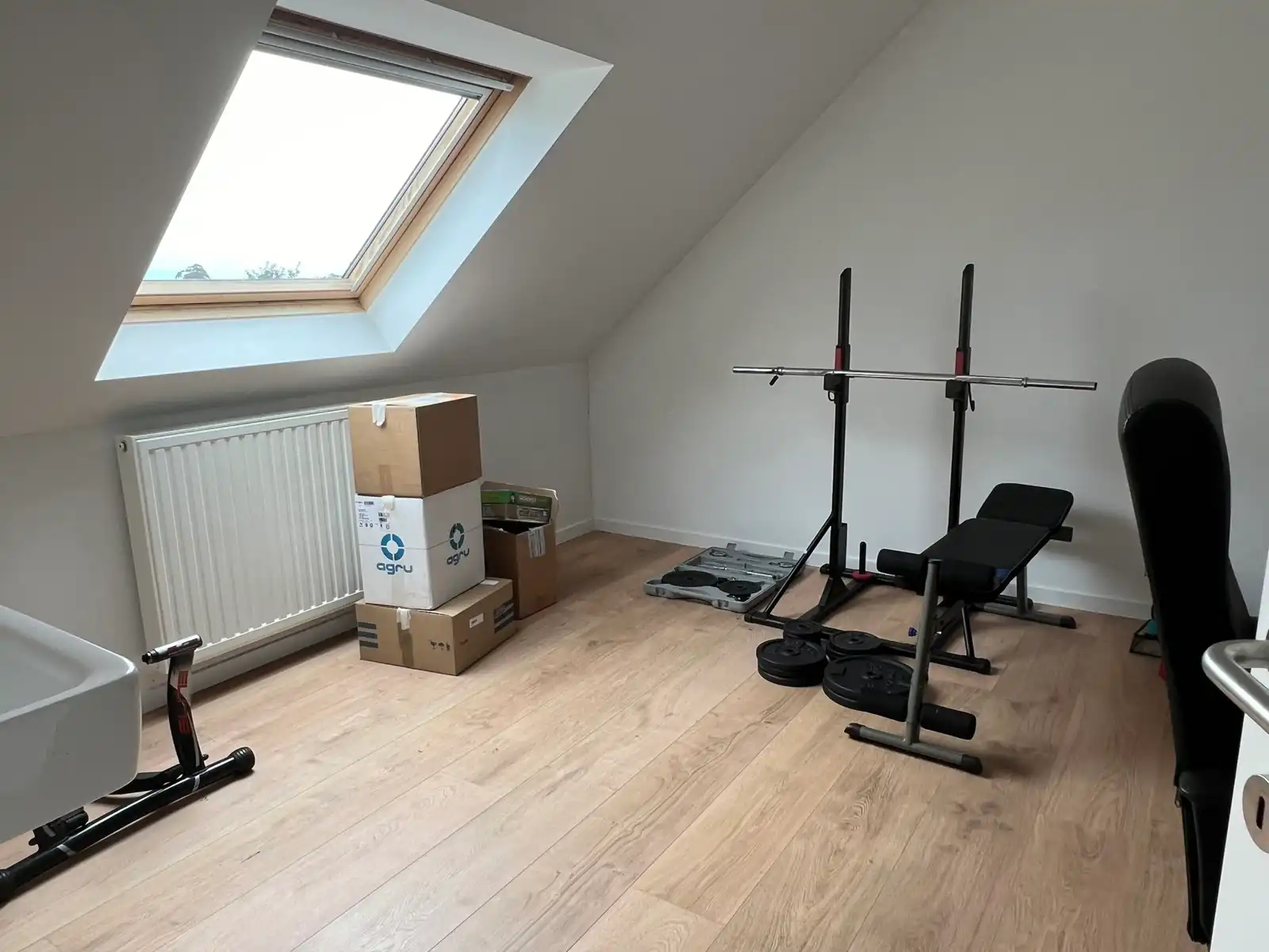 Comfortabele  instapklare woning met drie slaapkamers, tuin en dubbele garage.   foto 13