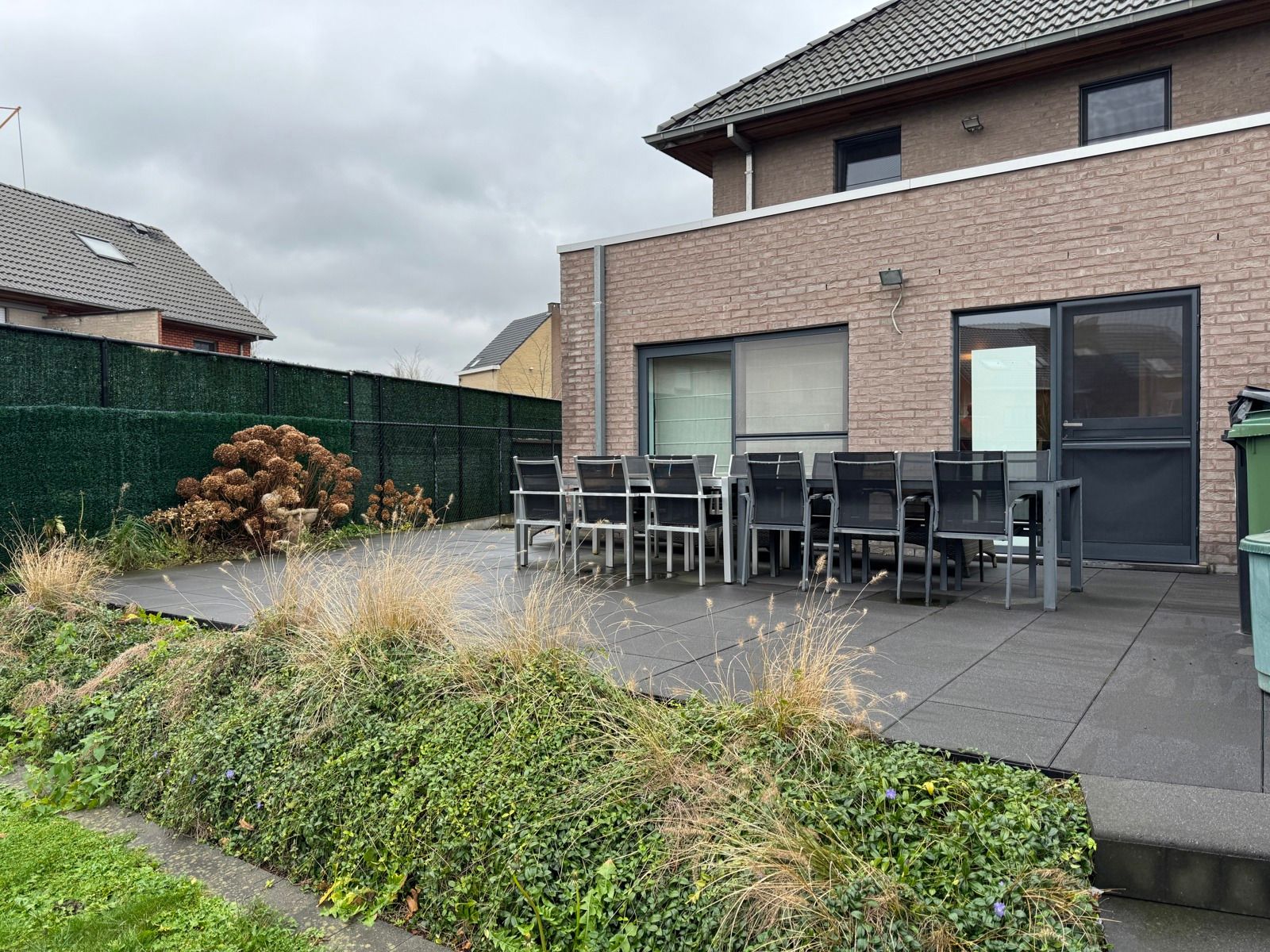 Recente woning met 3 slaapkamers en tuin foto 2