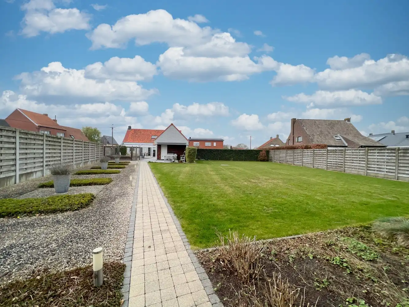 Topper! Ruime gezinswoning op 1640m² met garage! foto 22