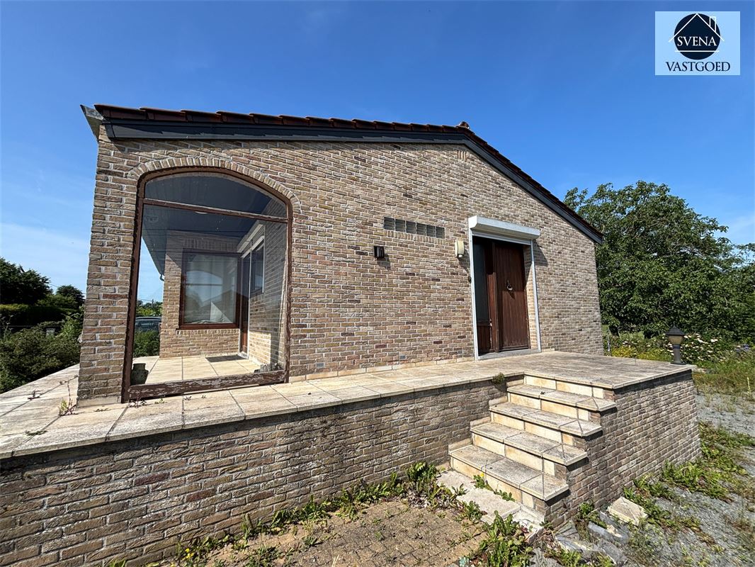 Hoofdfoto van de publicatie: TE MODERNISEREN BUNGALOW IN HET HARTJE VAN PAJOTTEGEM
