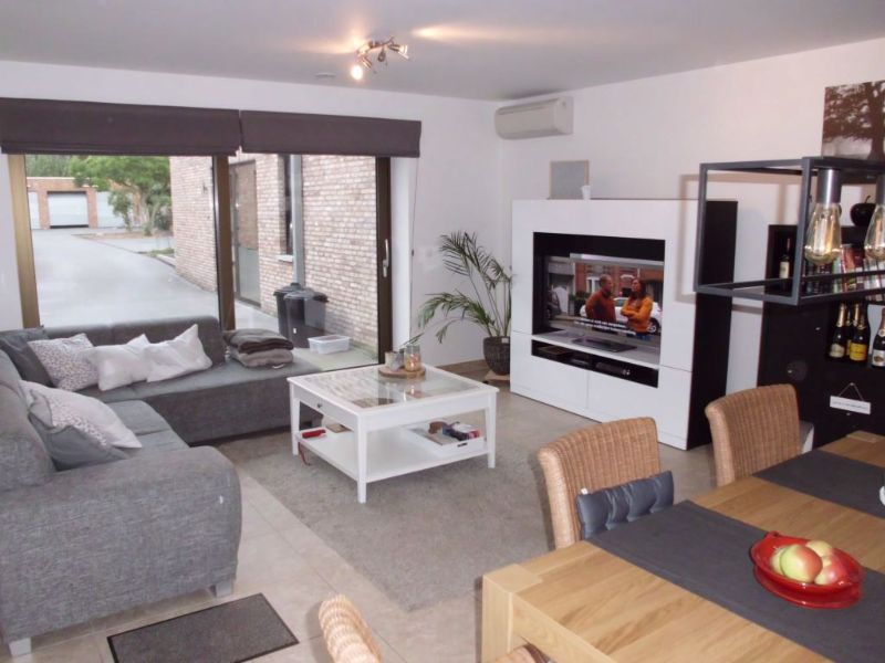 Ruim appartement in hartje Oedelem foto 2