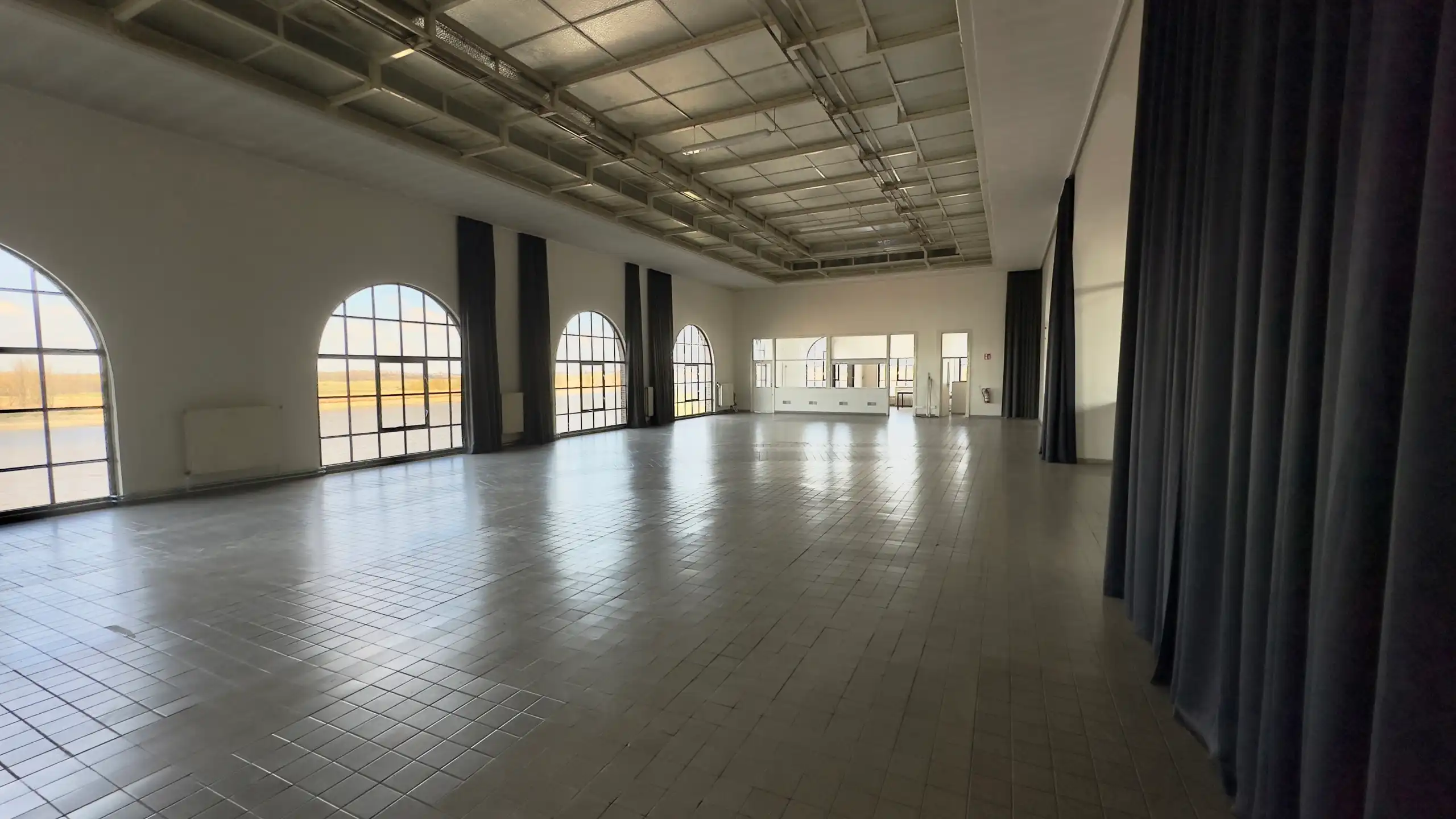 Unieke polyvalente ruimte op historische locatie  foto 3