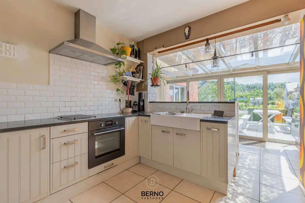 Instapklare gezinswoning op een perceel van 840 m² (weide van 1718m2) foto 8