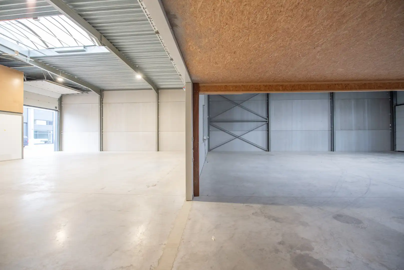 Industriële unit te huur in Wielsbeke foto 4