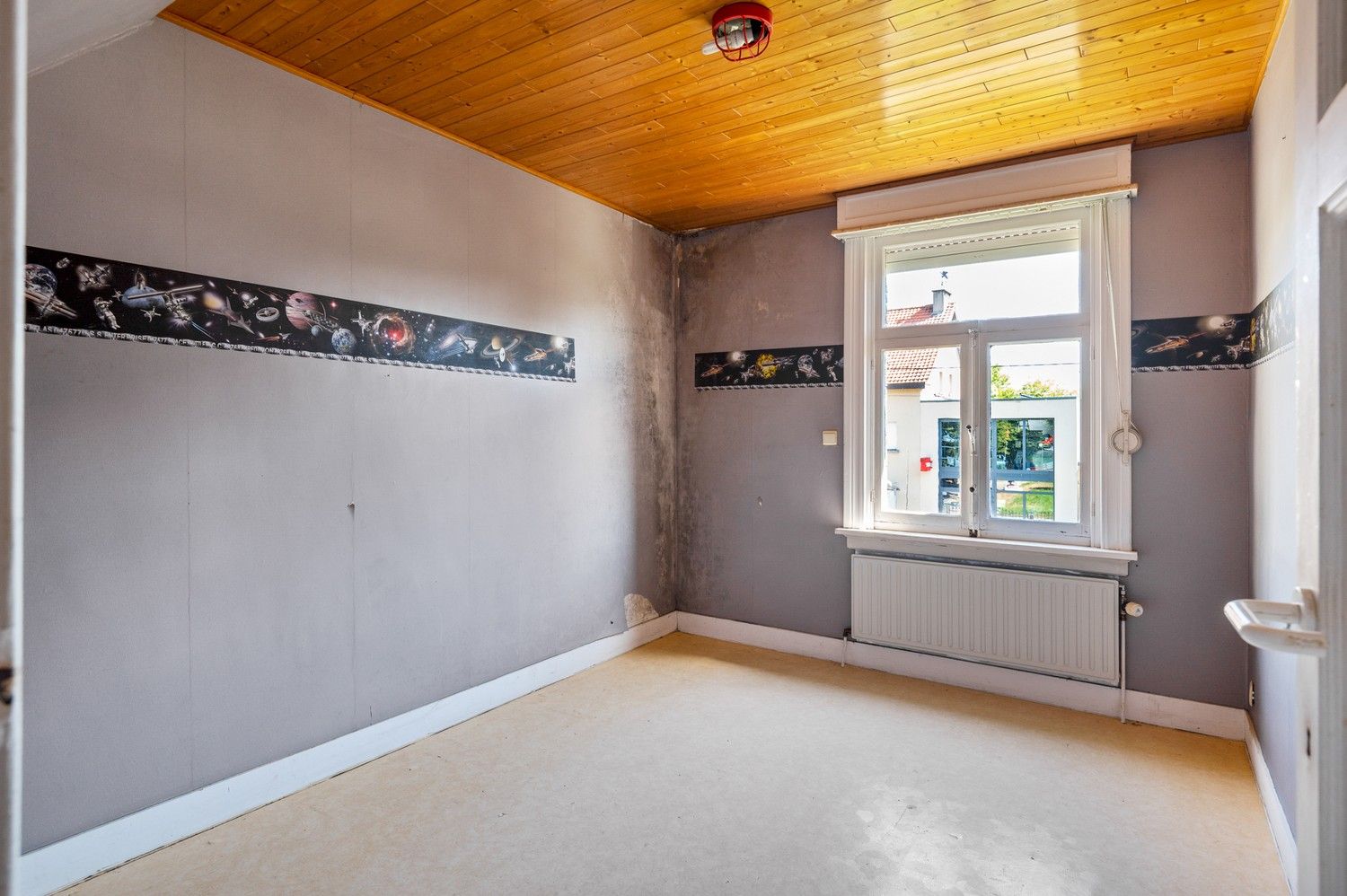 Charmante renovatiewoning + bouwgrond te Ranst! foto 14
