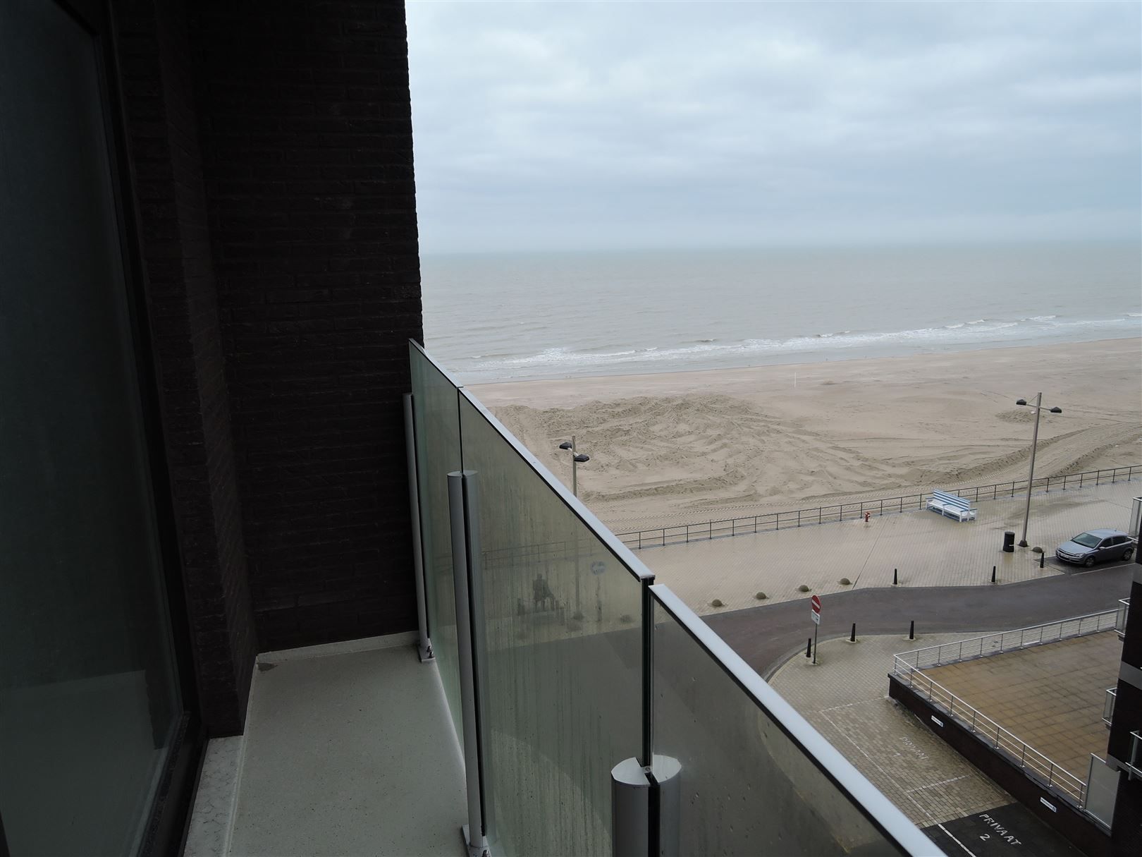 appartement met schuin zeezicht foto 10