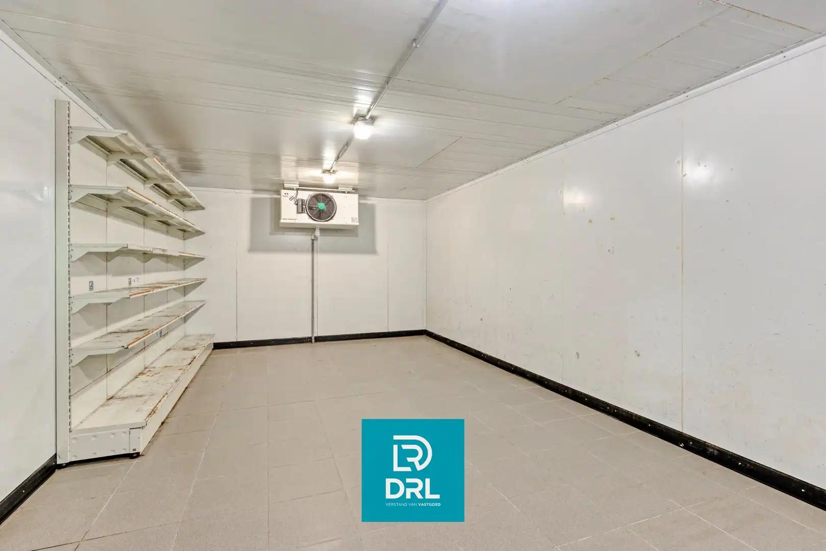 COMMERCIEEL PAND met LOODS te KORTEMARK foto 16