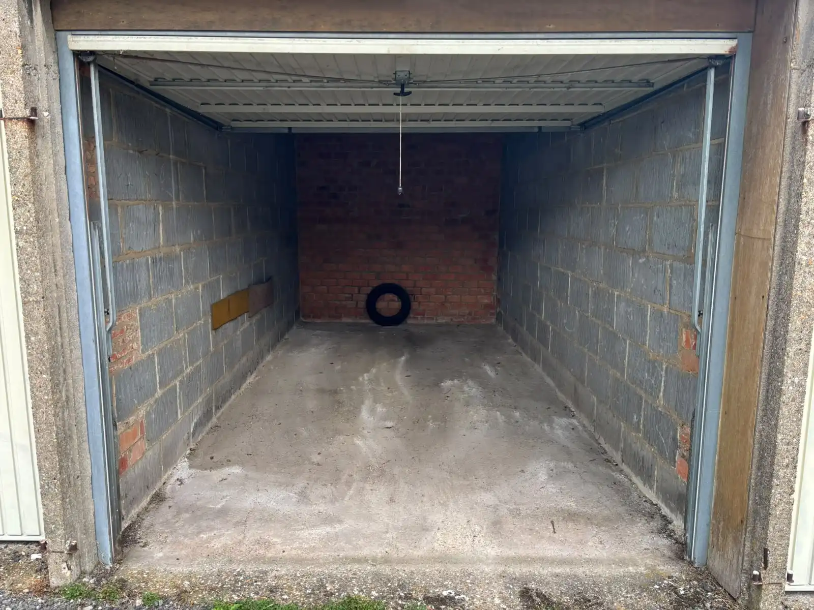 Gesloten garagebox te huur foto 6