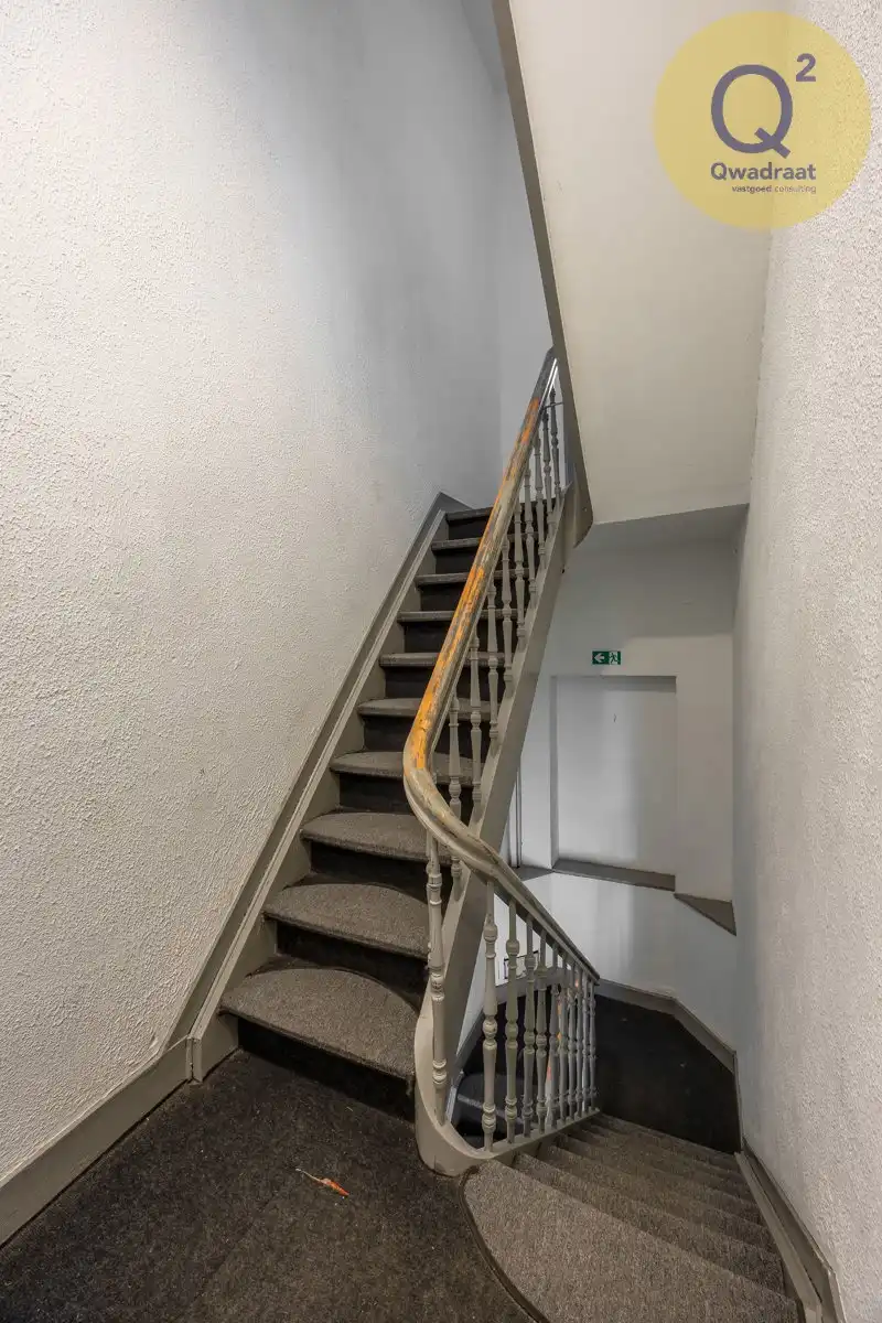 huis met 6 slpks, 2 badkamers, 2 keukens en stadstuintje foto 14