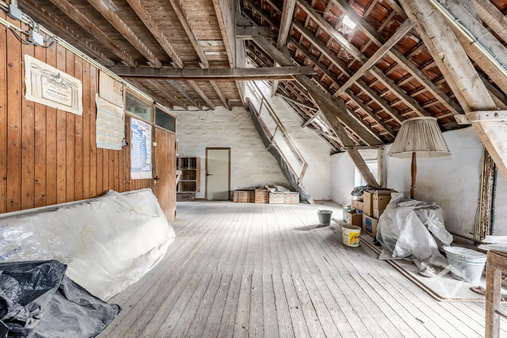 Ruime woning met bijgebouwen in Gistel: 5 Slaapkamers, 368m² Woonoppervlakte op een perceel van 1801m² foto 25