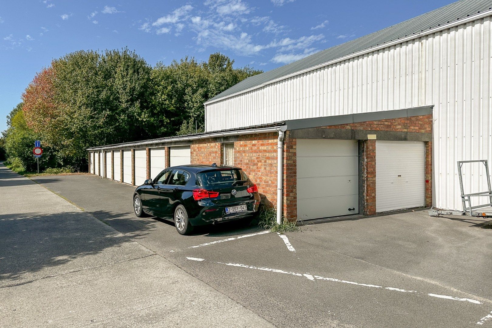 11 garageboxen als geheel te koop in centrum Zandvoorde foto 3