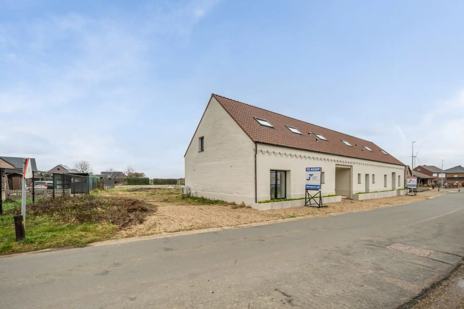 Exclusieve, volledig afgewerkte halfvrijstaande woning na transformatie van bestaande hoeve naar 2 BEN-woningen!  foto 3