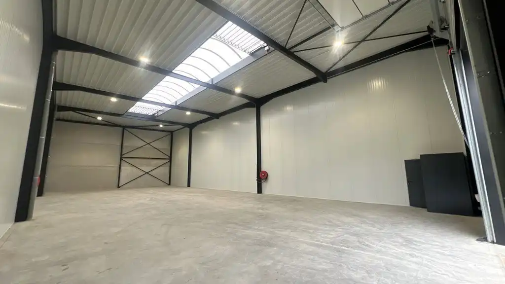 Nieuwbouw loods te huur in Buggenhout foto 3