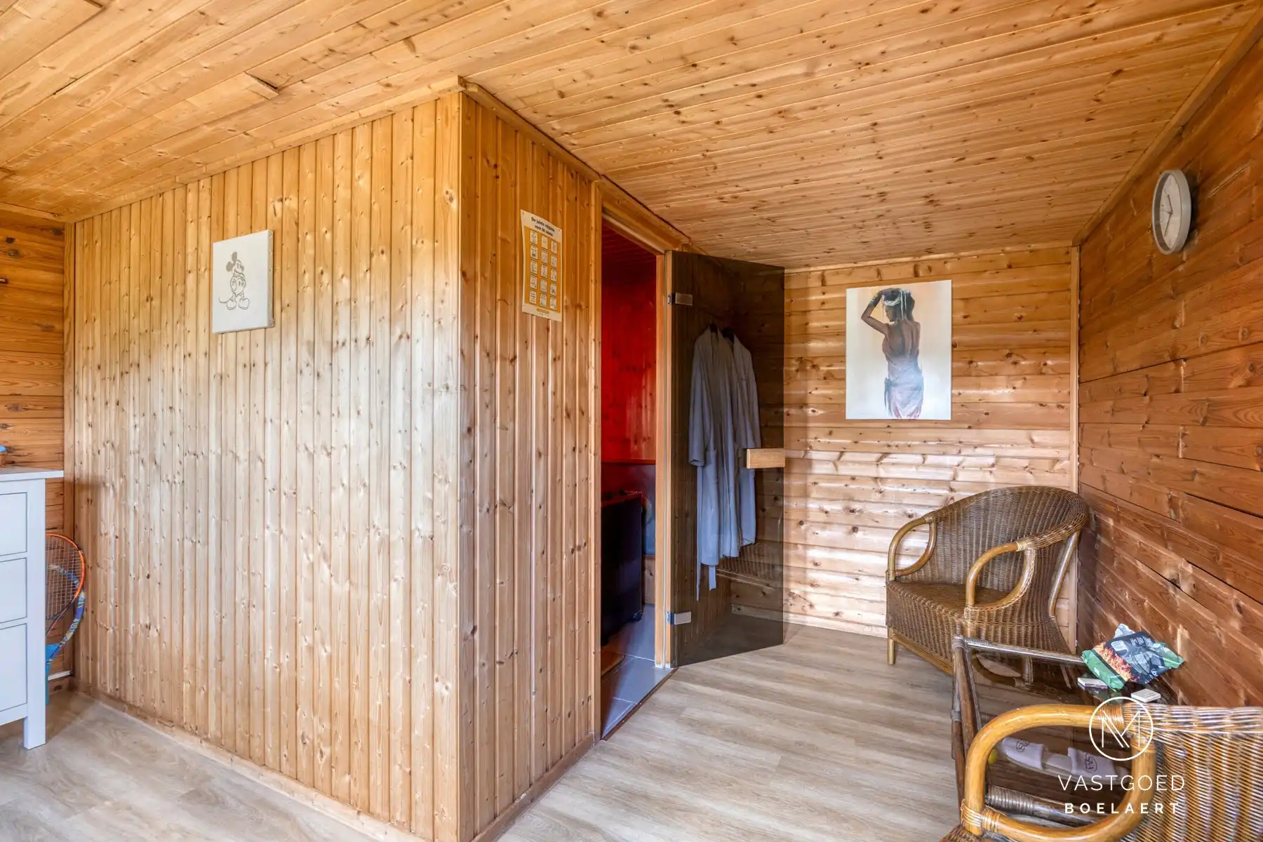 Ruime instapklare villa met sauna en dubbele garage. foto 30