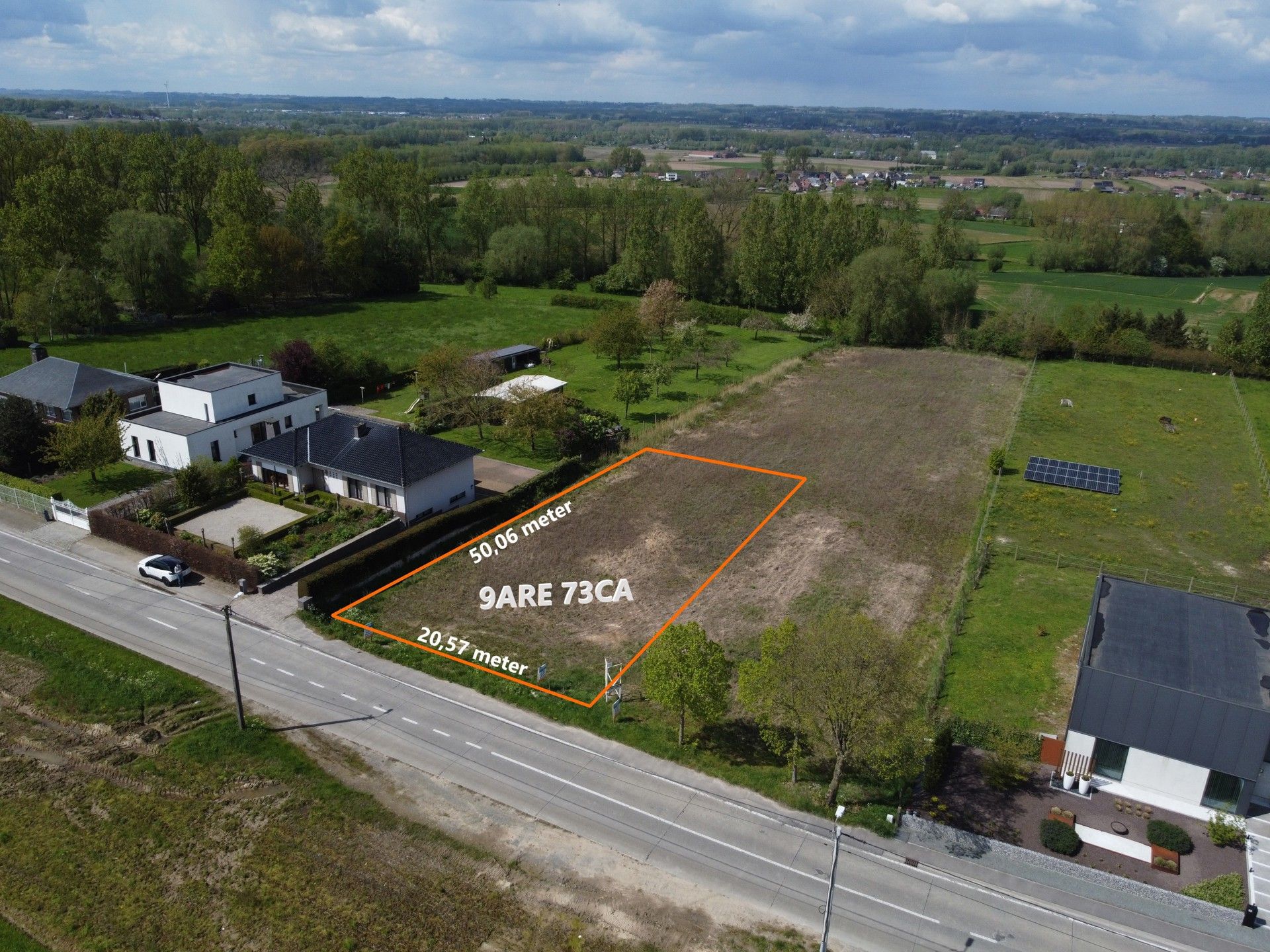 Unieke bouwgrond voor villabouw op een strategische locatie foto {{pictureIndex}}