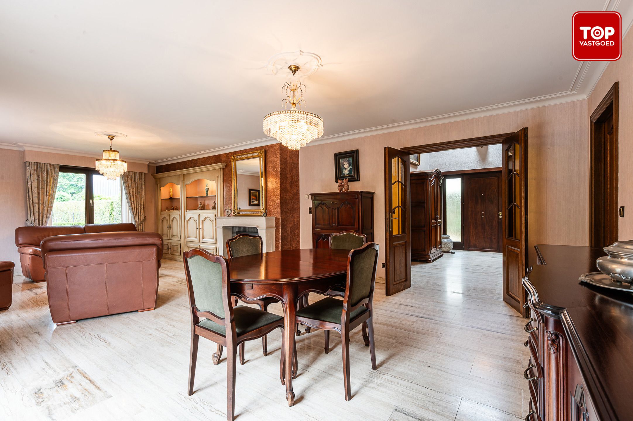 Alleenstaande villa met 4 slaapkamers in groene omgeving foto 14