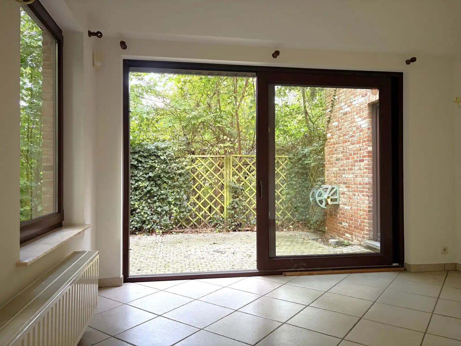 Ruime villa met 6 slaapkamers in groene omgeving foto 9