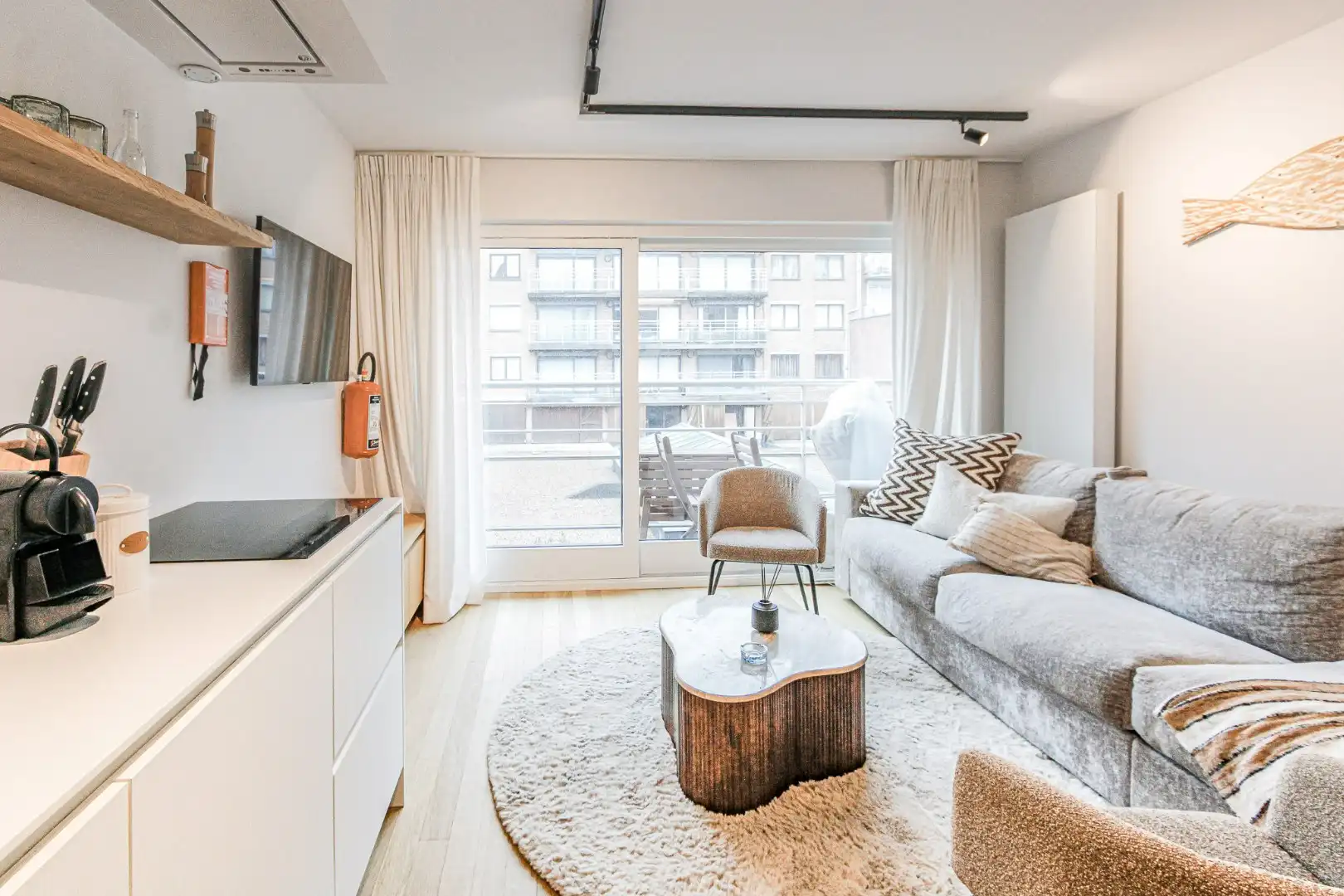 Stijlvolle, volledig gerenoveerde GEMEUBELDE studio | Lippenslaan – Leopoldlaan | Knokke (met mogelijke mooie fiscale opportuniteit onder voorbehoud) foto 4