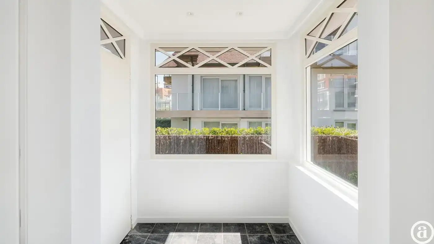 Exclusief gerenoveerde villa op een absolute toplocatie foto 3