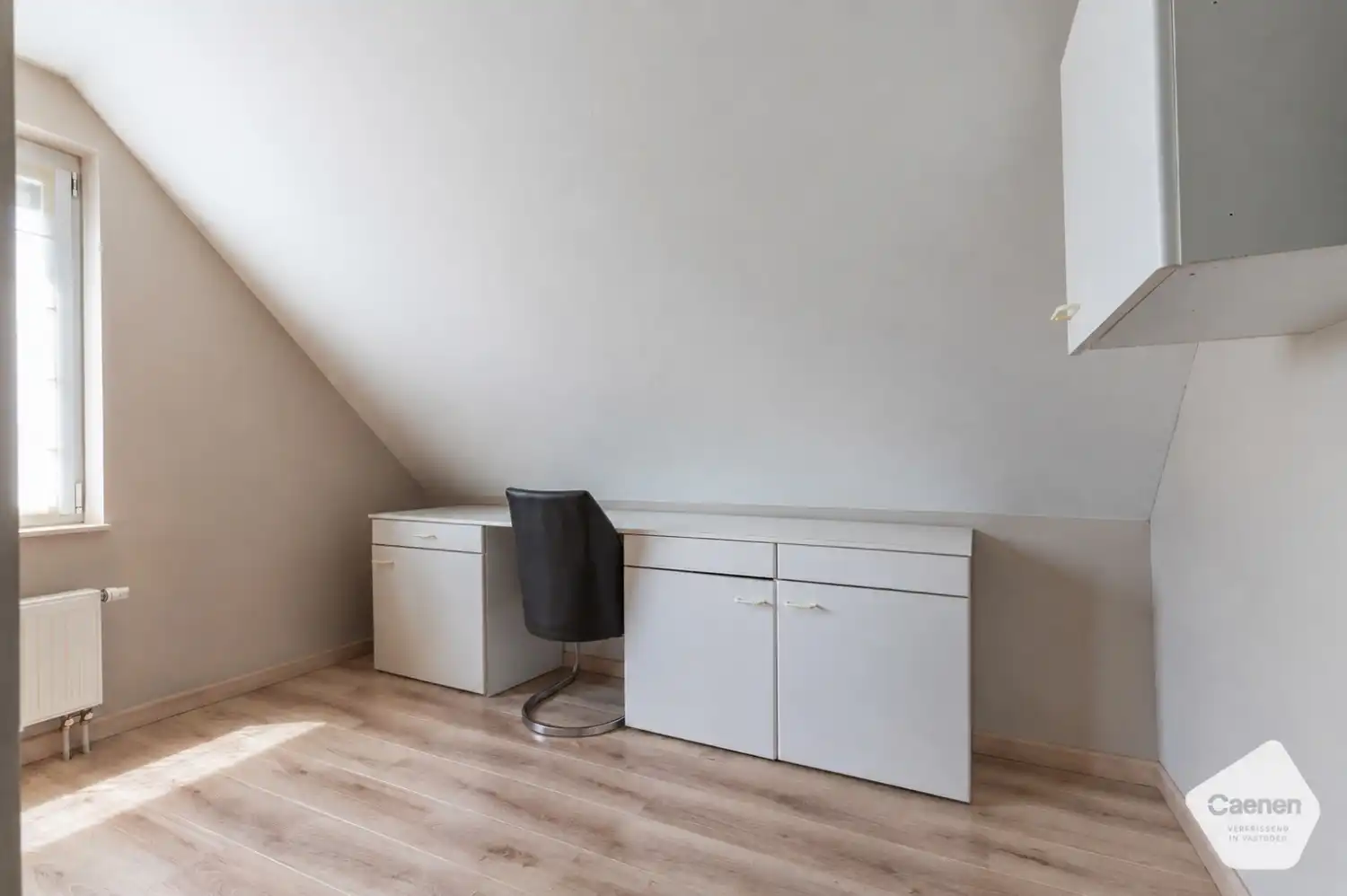 Stijlvol en energiezuinig huis met 3 slaapkamers en mooie tuin met uitzichten in Ruddervoorde foto 14