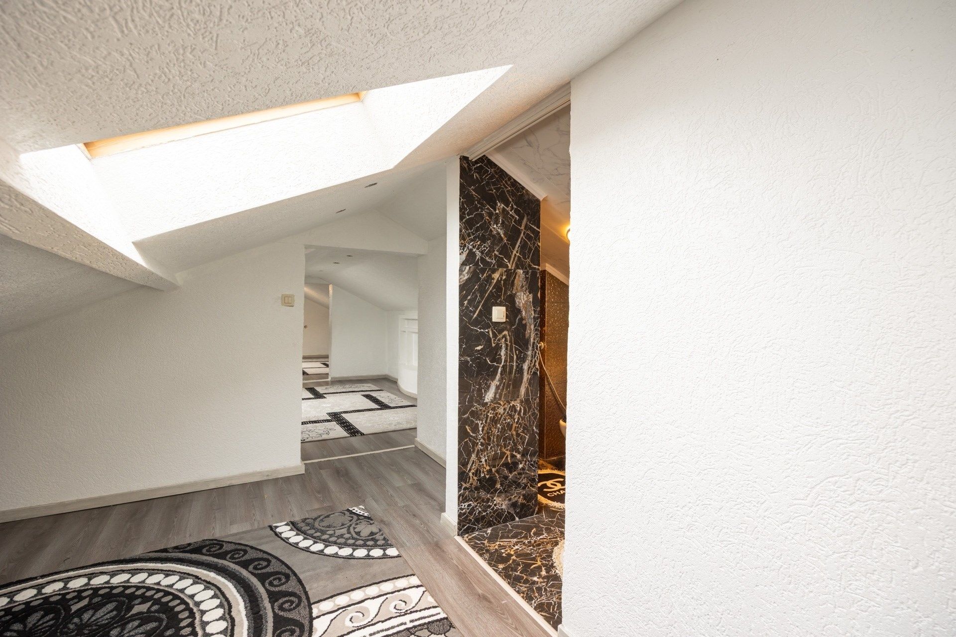 Uitzonderlijk ruime gezinswoning met 2 woonkamers en mogelijkheid tot 5 slaapkamers foto 20
