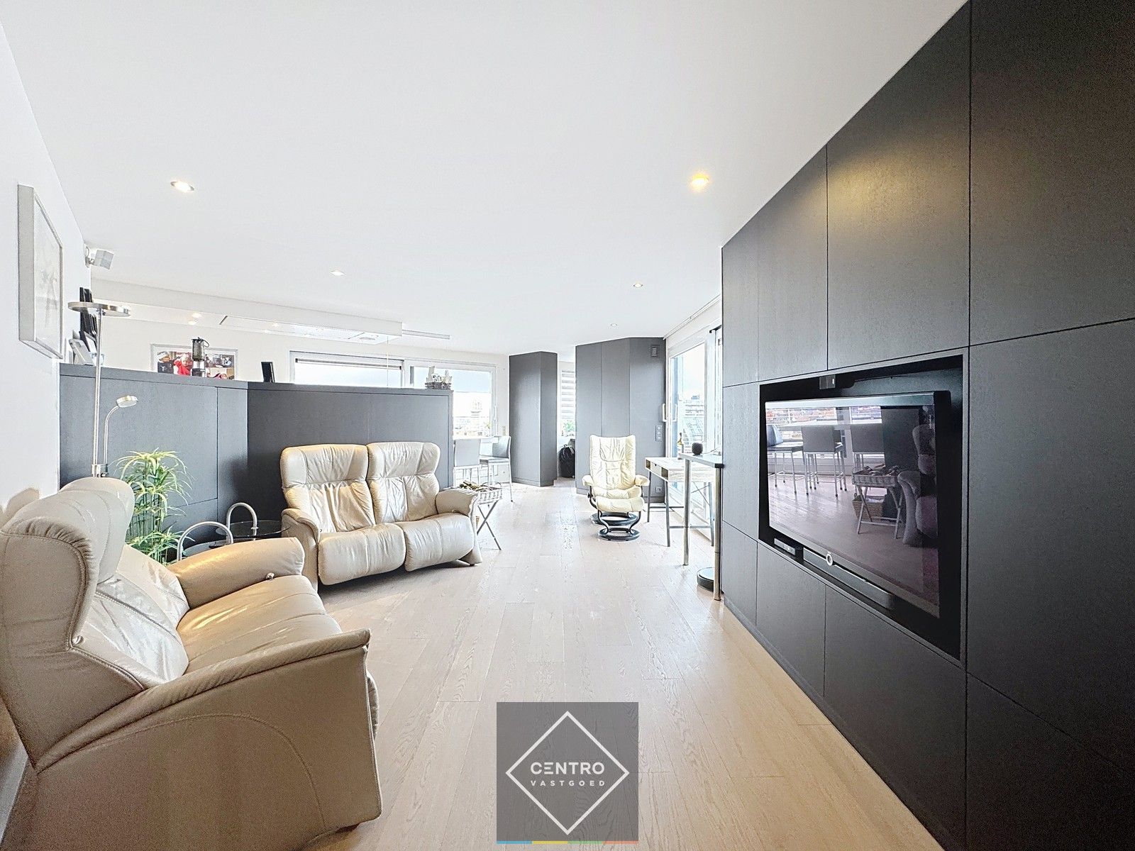 UNIEK appartement met SUBLIEM dakterras op de Markt! foto 6
