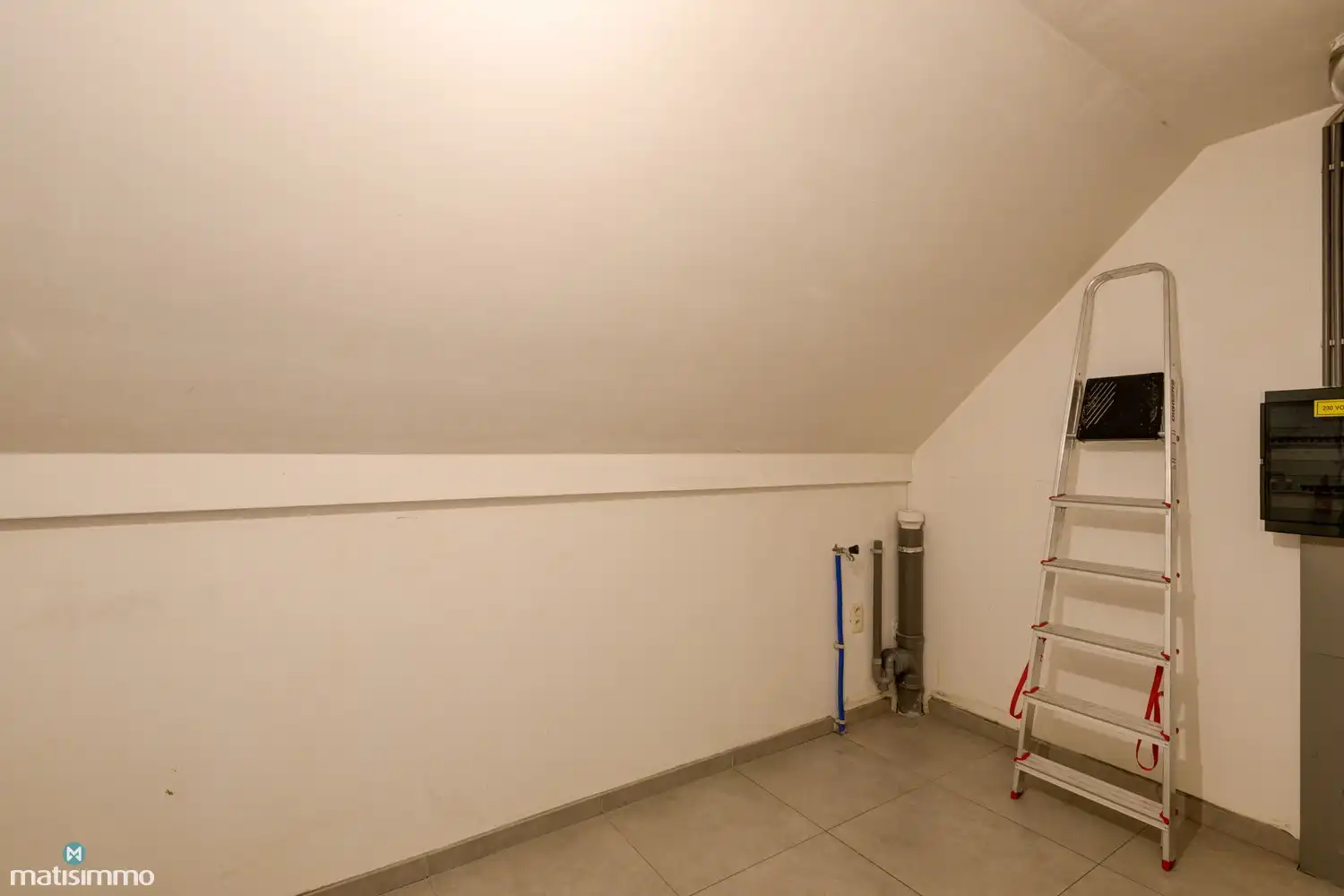 DUPLEXAPPARTEMENT MET 3 SLAAPKAMERS, TERRAS EN ONDERGRONDSE AUTOSTAANPLAATS NABIJ HET CENTRUM VAN BILZEN foto 18