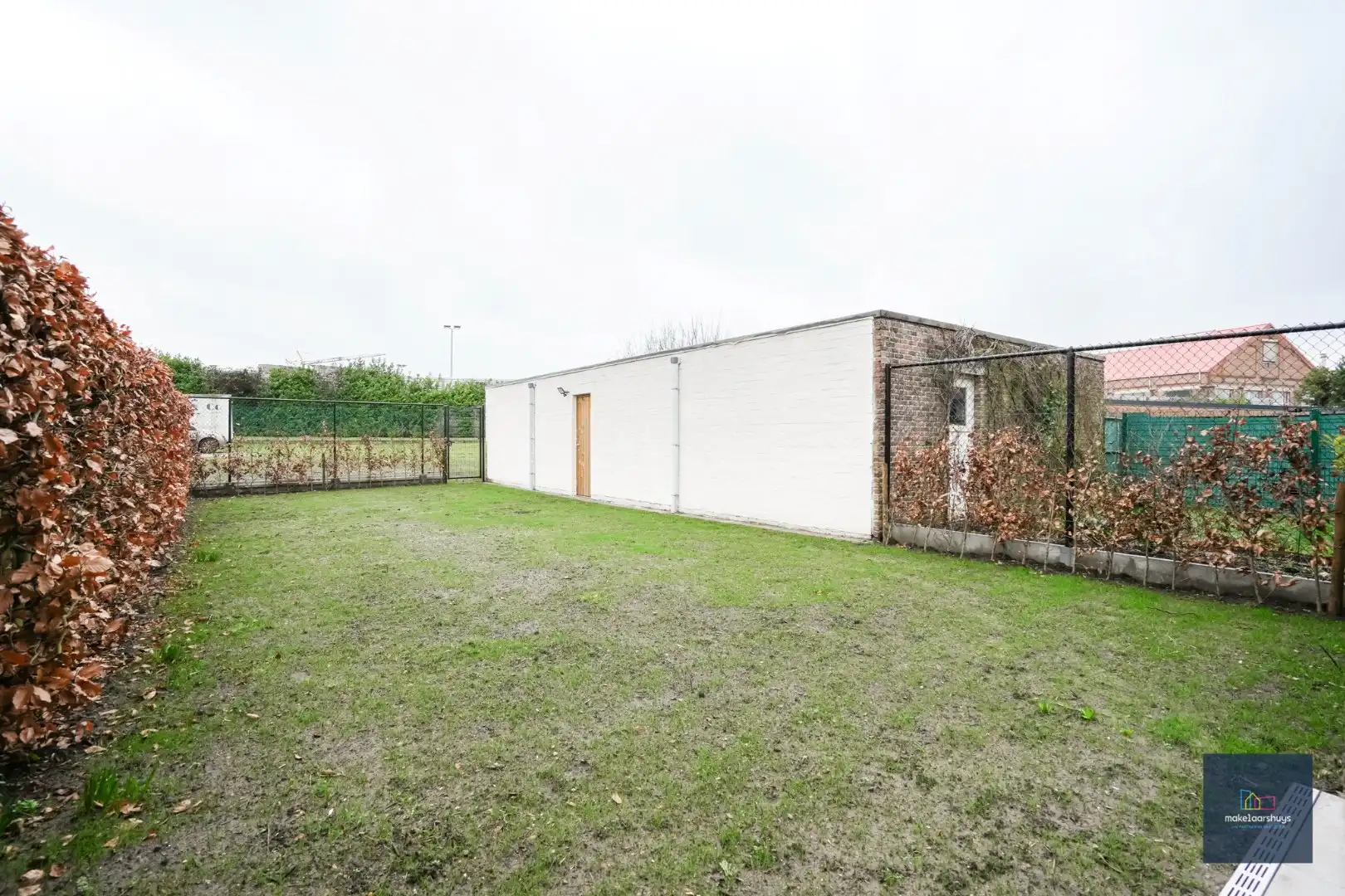 Instapklare eigendom met 3-slp.kamers garage en tuin  foto 16