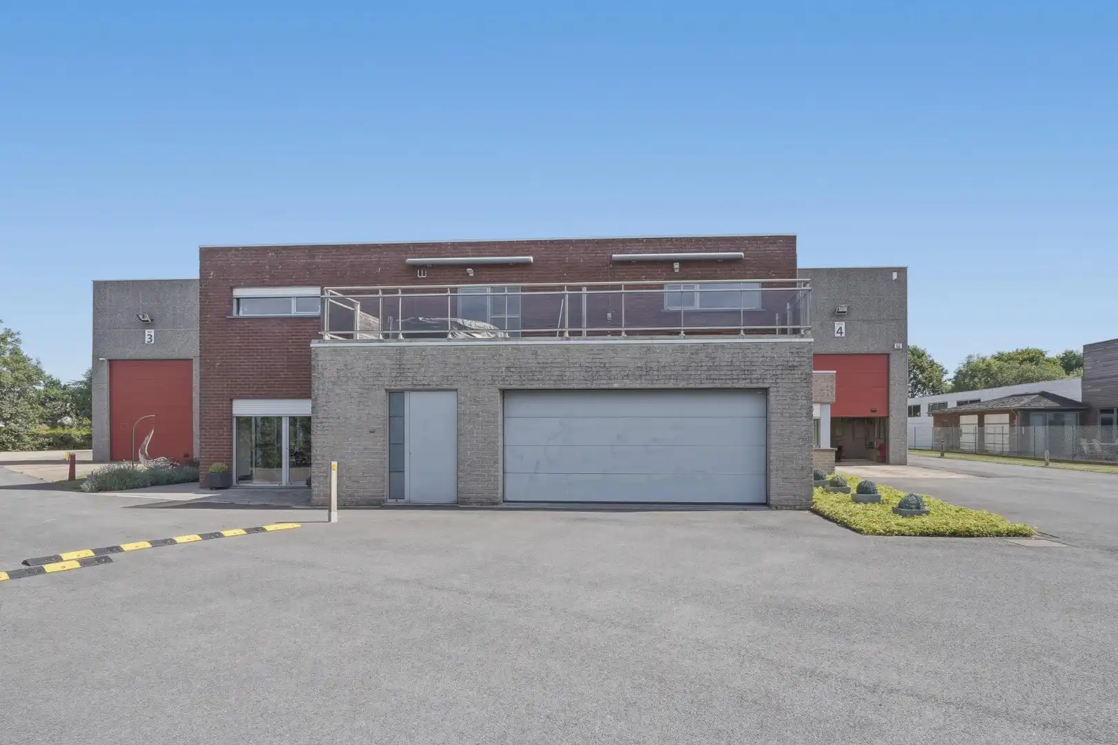 Bedrijfswoning met ruime loods van ca. 1.530 m² in de ambachtelijke zone van Eernegem foto 28