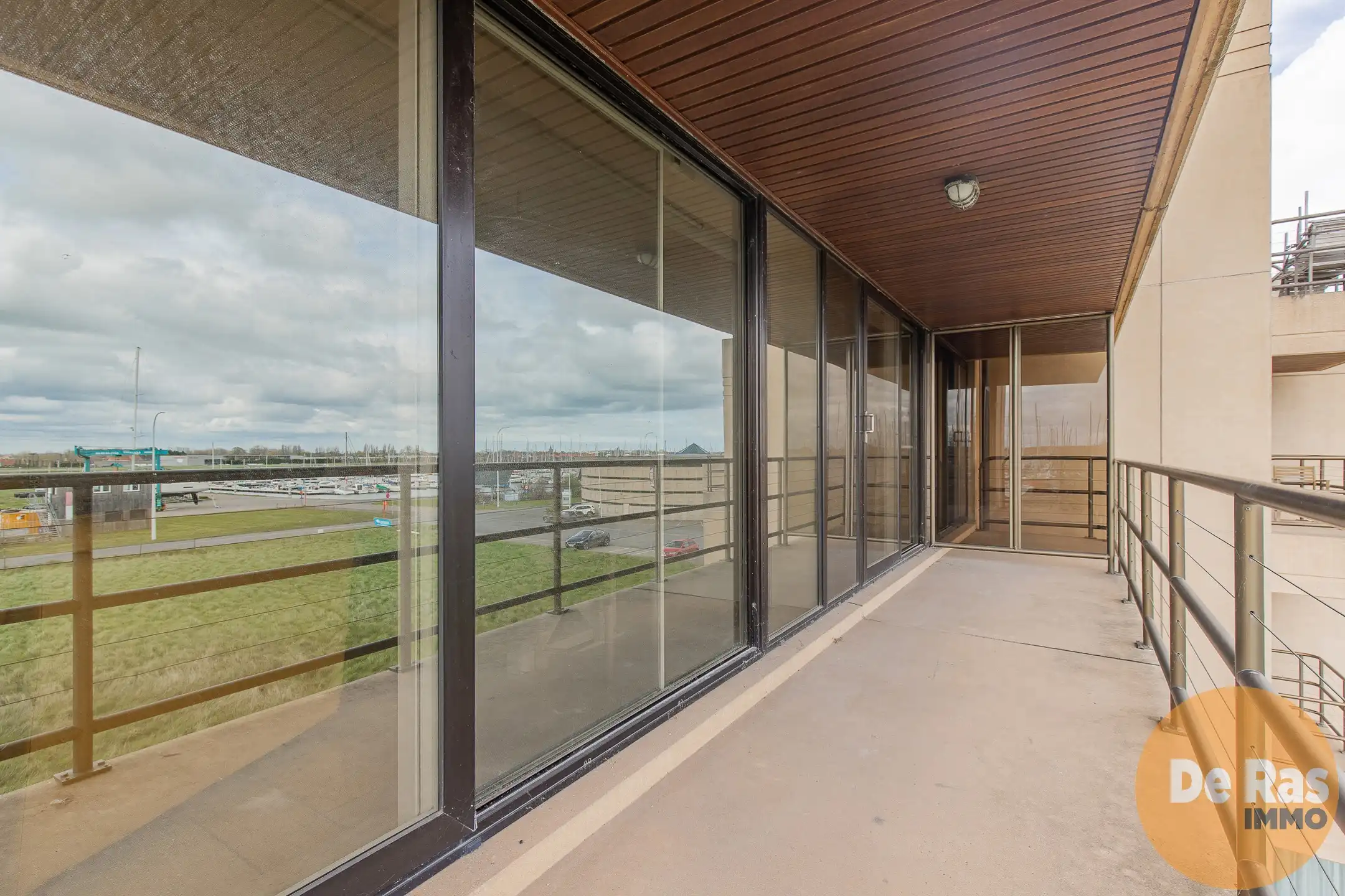 NIEUWPOORT – Ruim appartement op toplocatie aan de haven foto 15