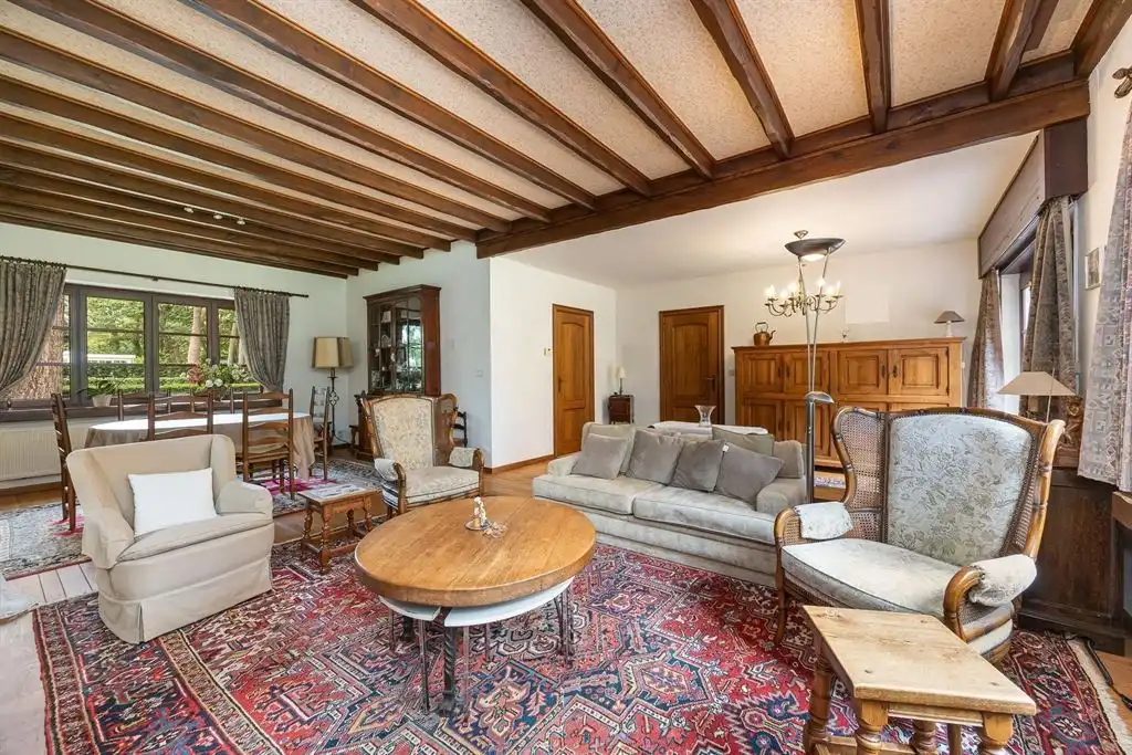 Klassieke villa op 2.233m² met zuid-georiënteerde tuin foto 6