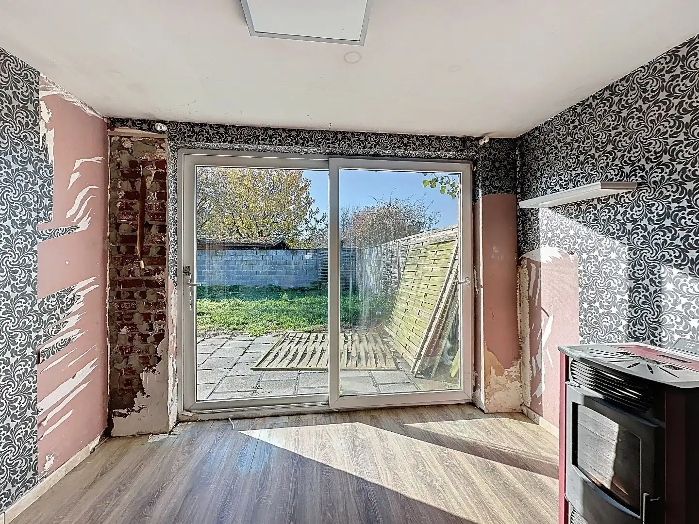 Ruime Gezinswoning met Zonnige Tuin en Renovatiepotentieel foto 8