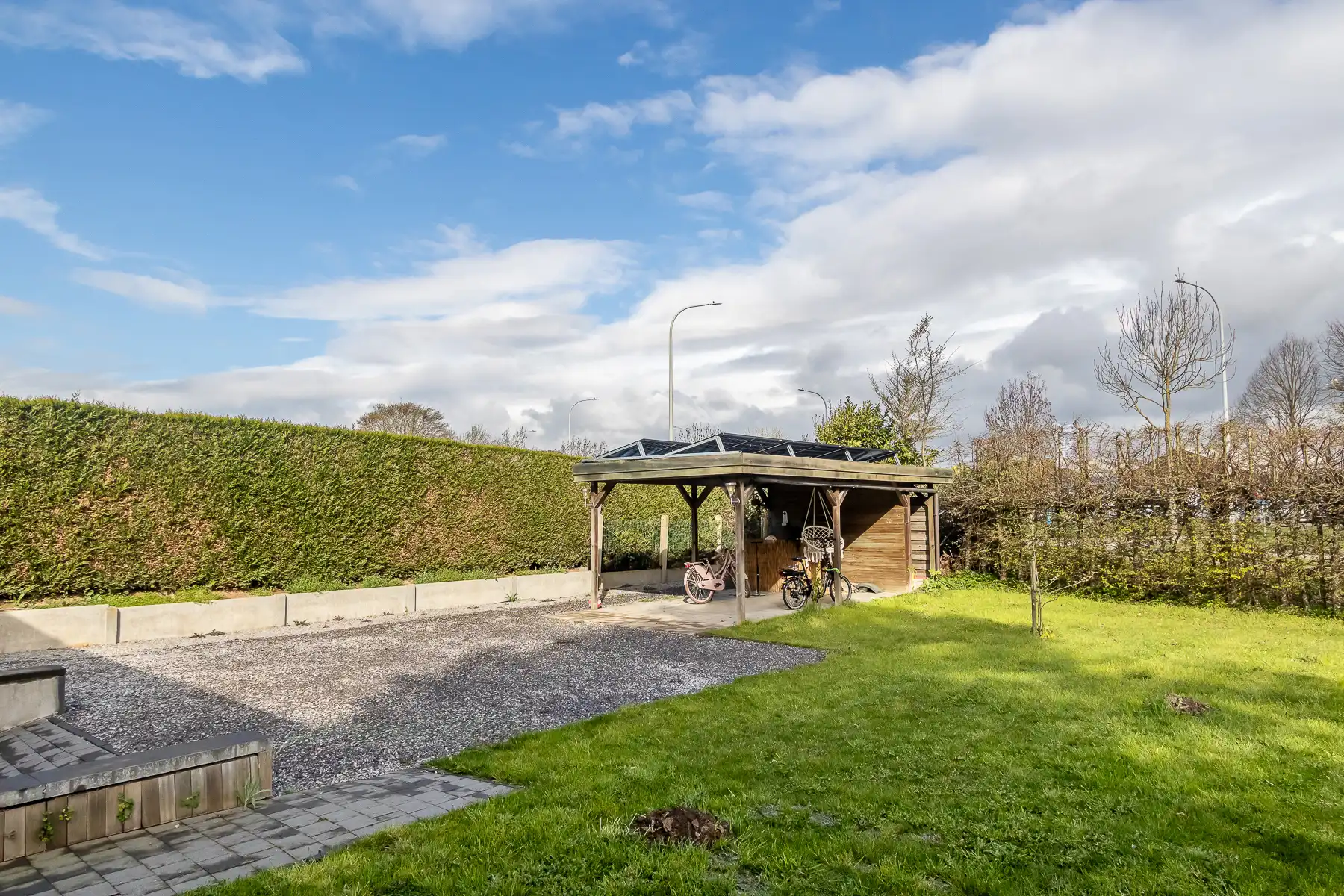 Gerenoveerde en instapklare gelijkvloers woning met 3 slaapkamers en garage  foto 30