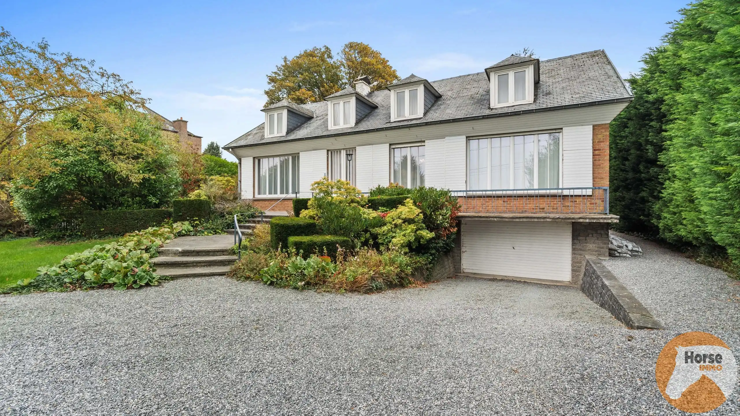 PECQ - Ruime gezinswoning met bijgebouw op +/- 44are  foto 3