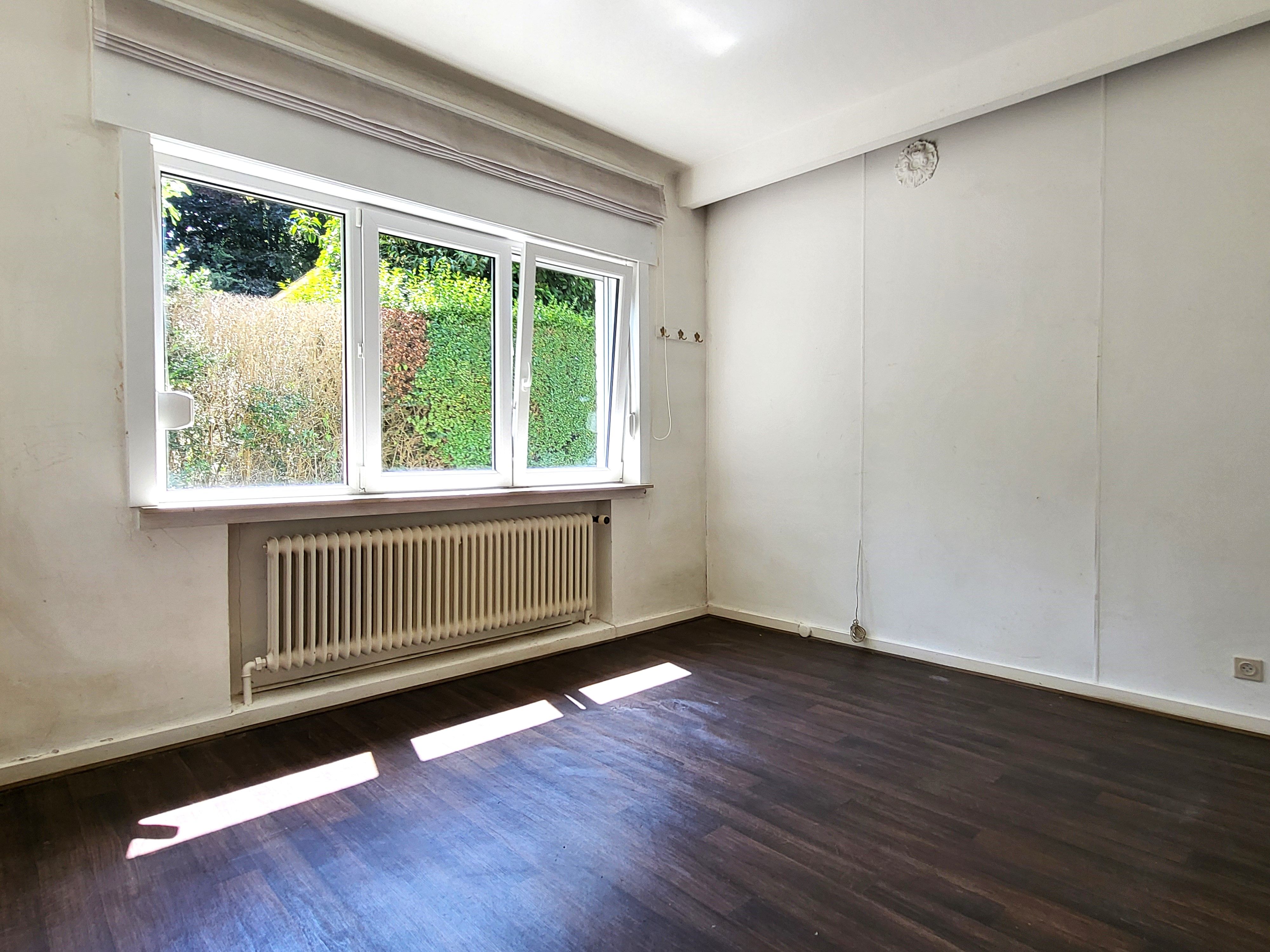 Charmante open bebouwing op 286m² gelegen in het groen met garage.  foto 17