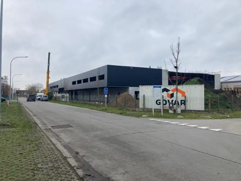 Nieuwbouw KMO-unit (1.441 m²) nabij N60 Gent–Oudenaarde foto {{pictureIndex}}