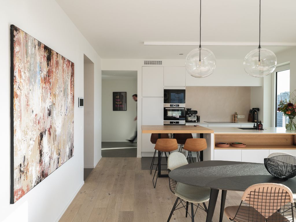 Luxe appartement (BJ 2020) met een adembenemend zicht over het water en de stad. foto 6