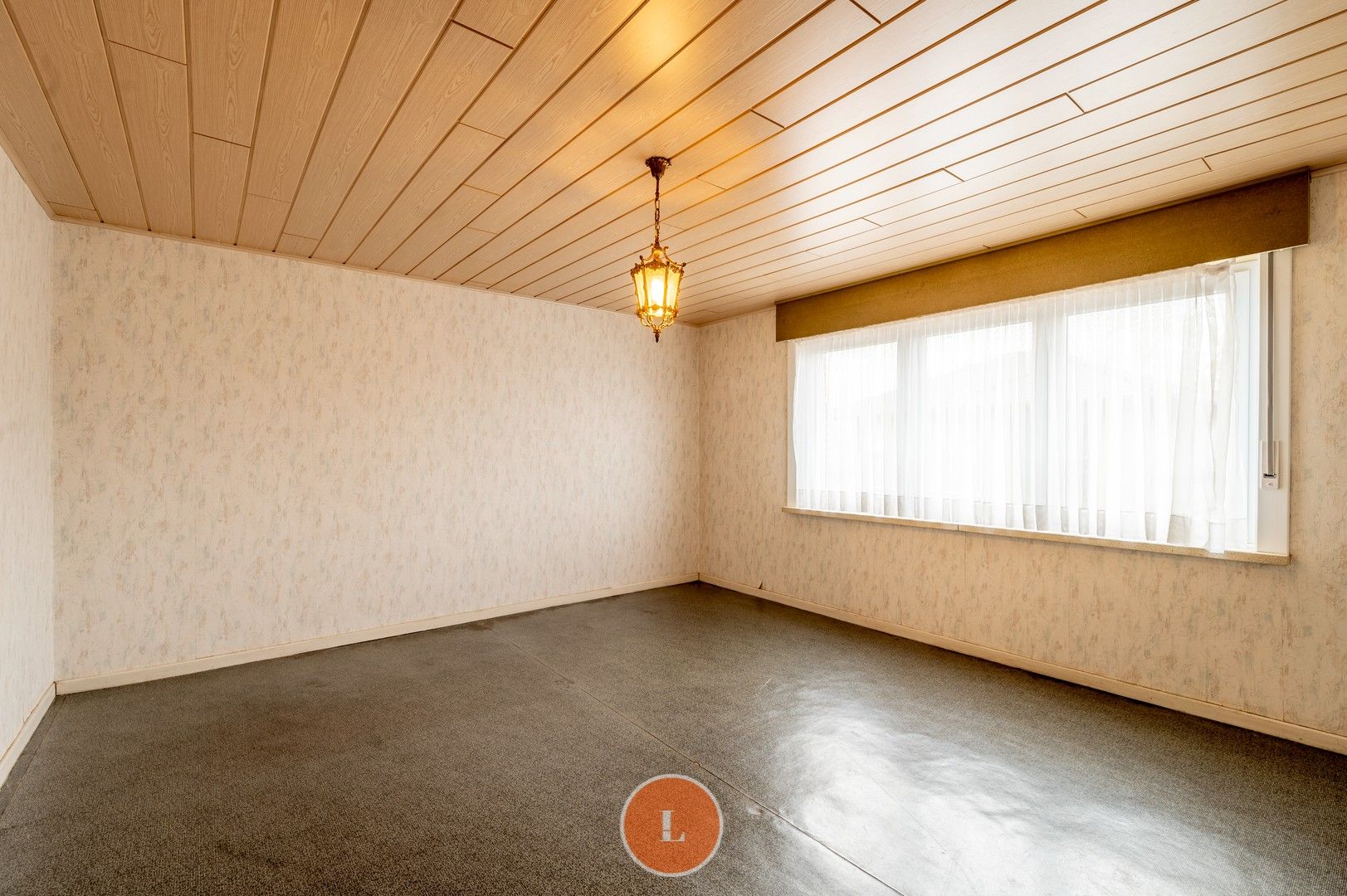 Te renoveren halfopen woning met 3 slaapkamers en 2 garages te Izegem! foto 9