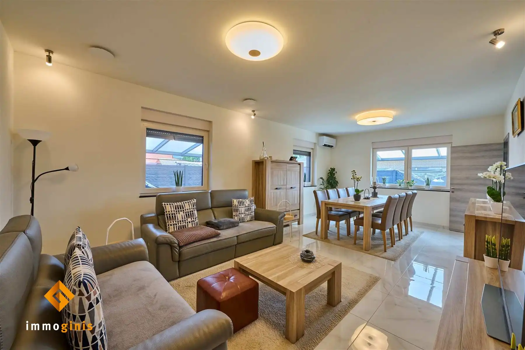 Zéér ruime (289 m²), energiezuinige woning met 5 (mogelijk 7) slpks! foto 2