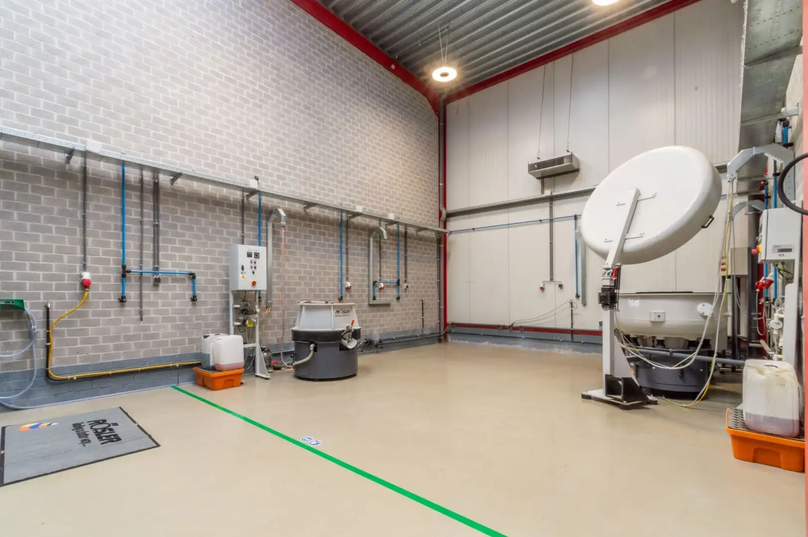 RUIM & COMM TOP GELEGEN INDUSTRIEEL GEBOUW ! foto 11