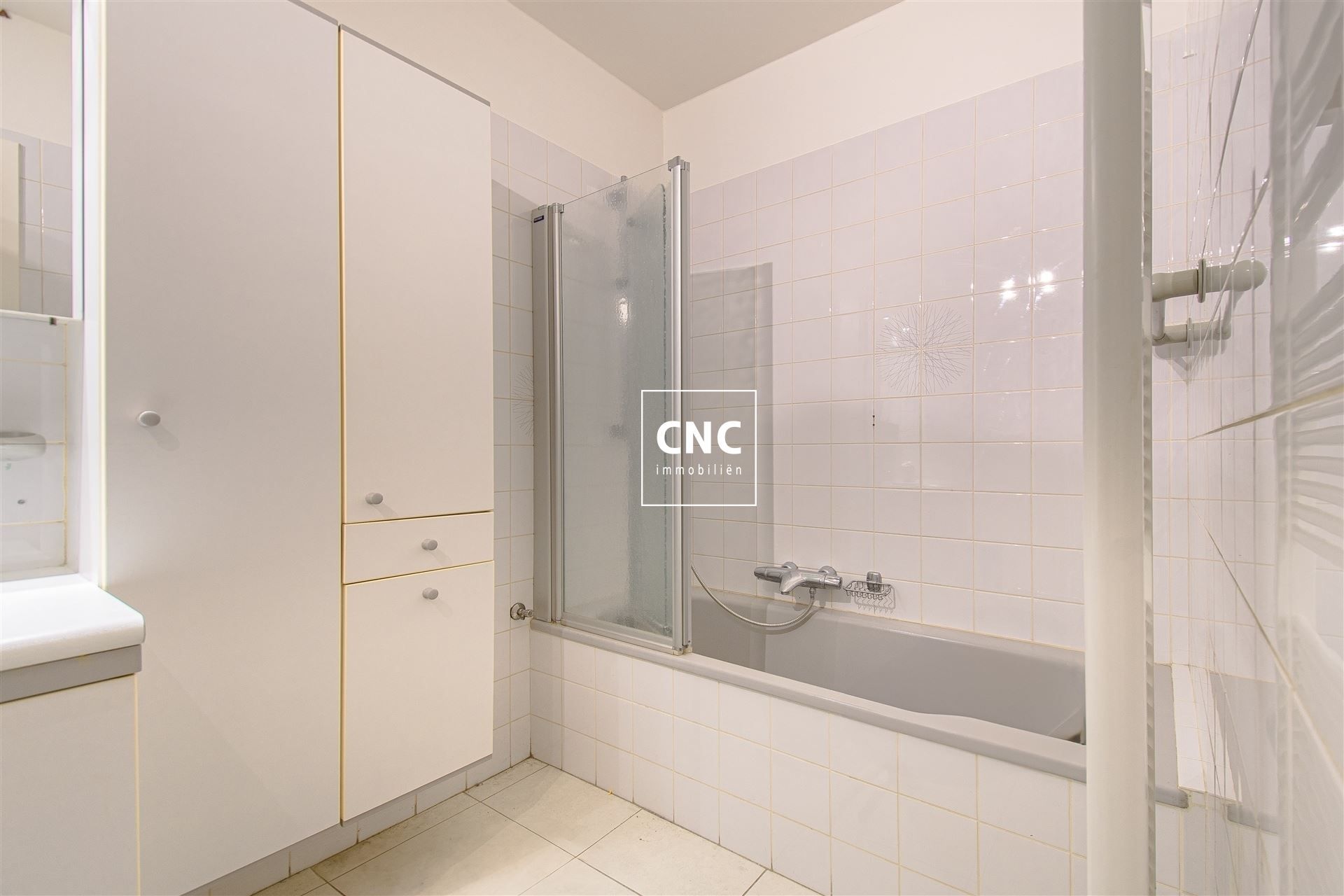 Instapklaar appartement met open zicht-Maurice Lippensplein
 foto 8