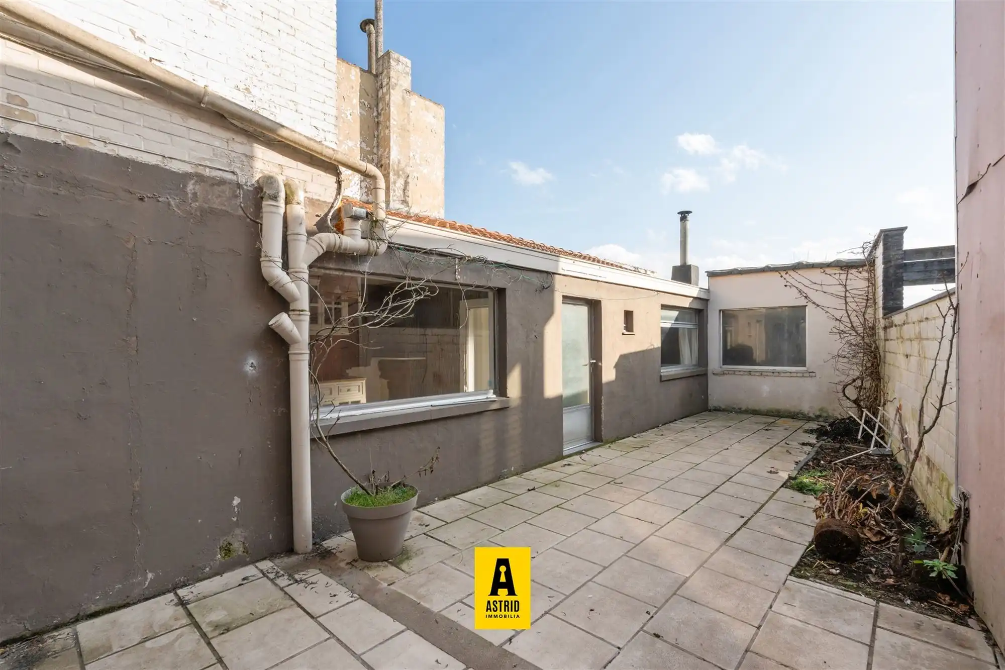 Te renoveren woning in toeristisch centrum! foto 17